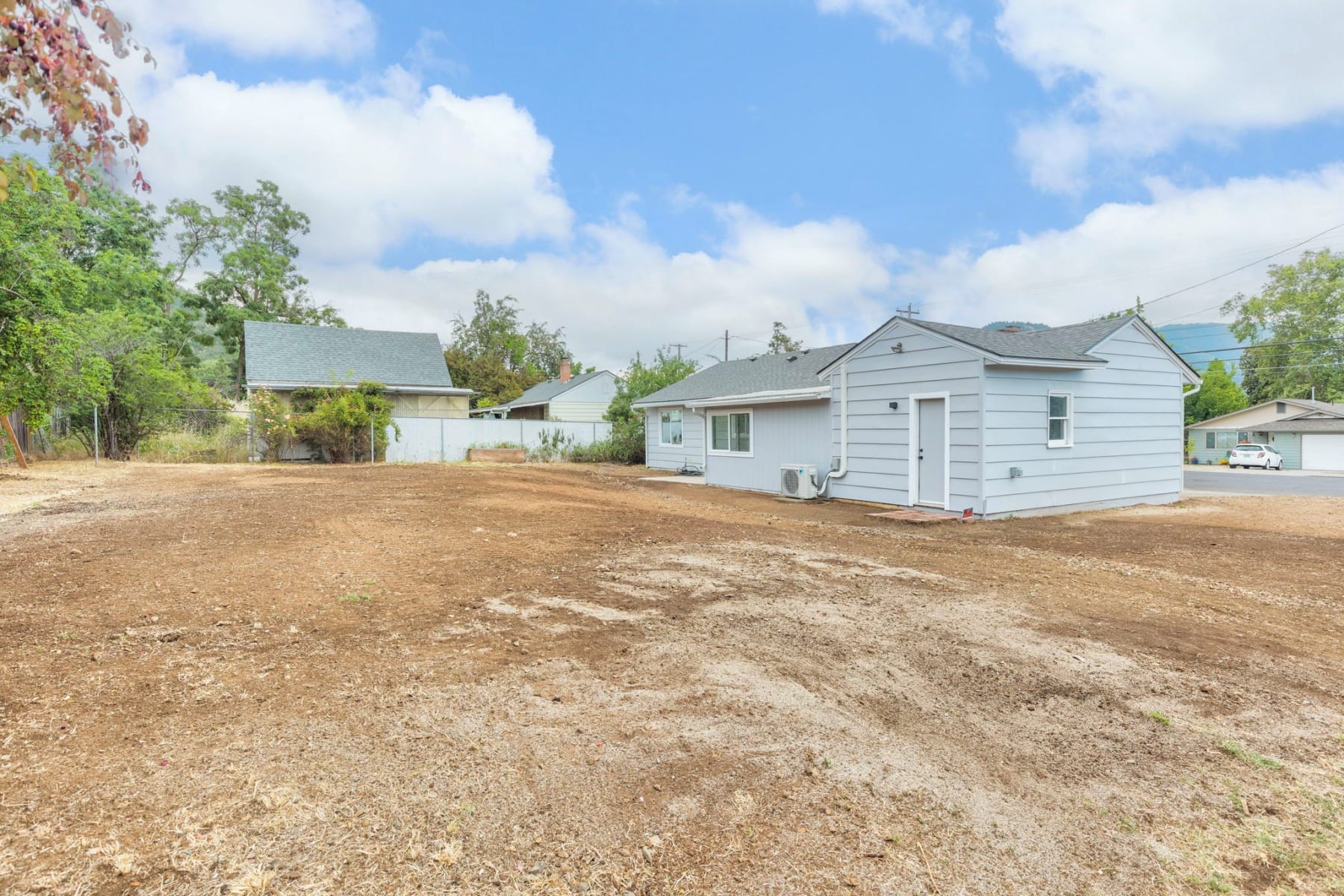 1202 NE A Street Grants Pass, OR 97526 - 物件實景