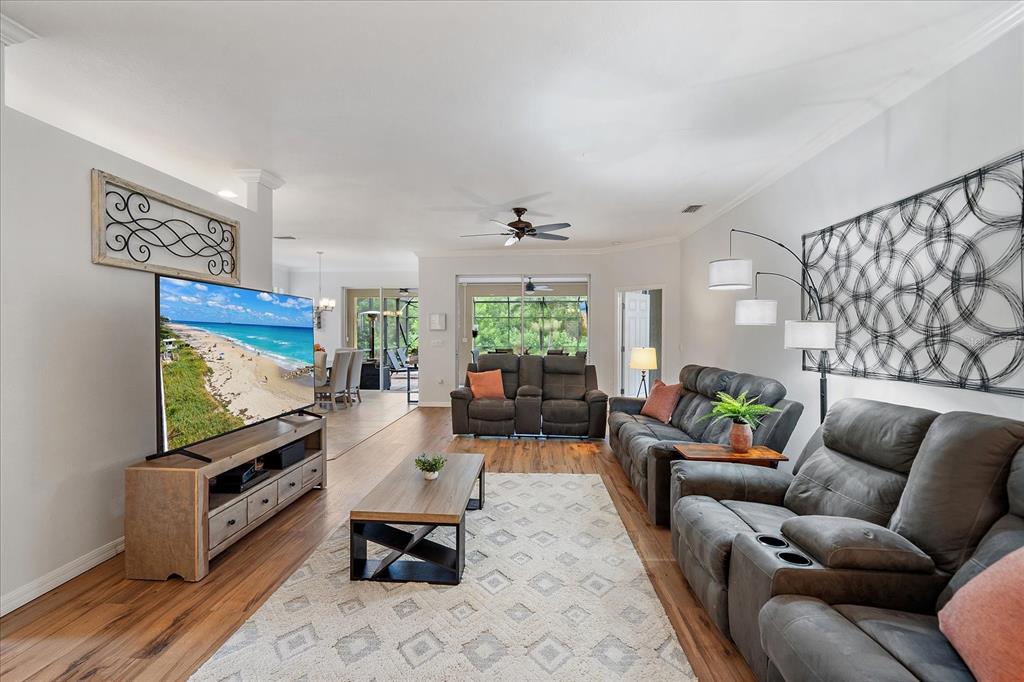 Bradenton, Florida, 34212, United States, 3 Bedrooms Bedrooms, ,2 BathroomsBathrooms,Residential,For Sale,1927218