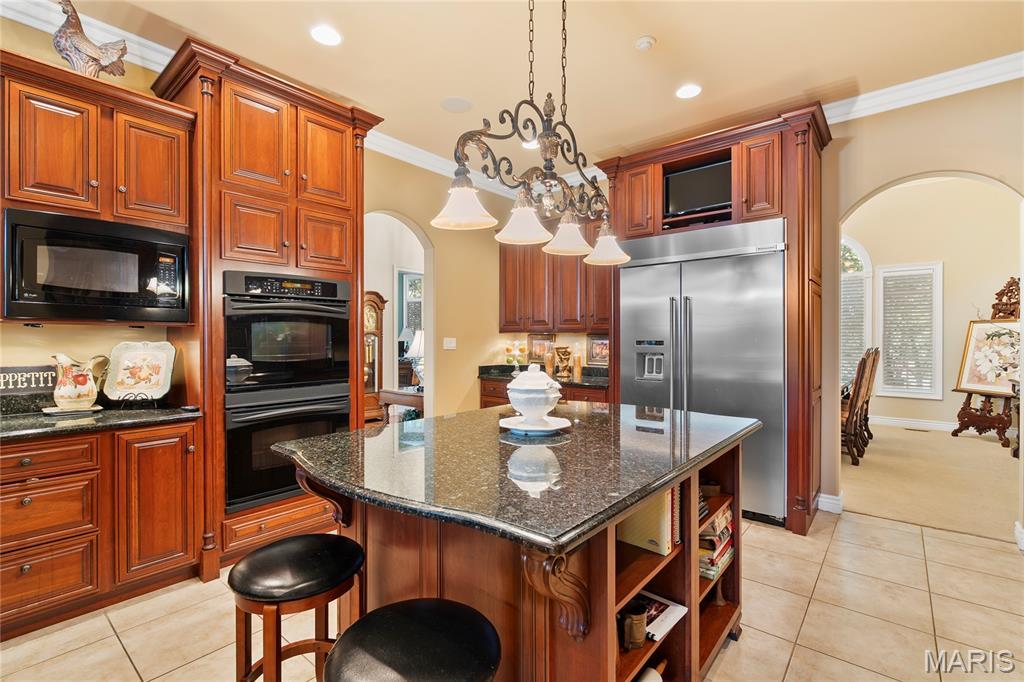 Charleston, Missouri, 63834, United States, 4 Bedrooms Bedrooms, ,6 BathroomsBathrooms,Residential,For Sale,1974839