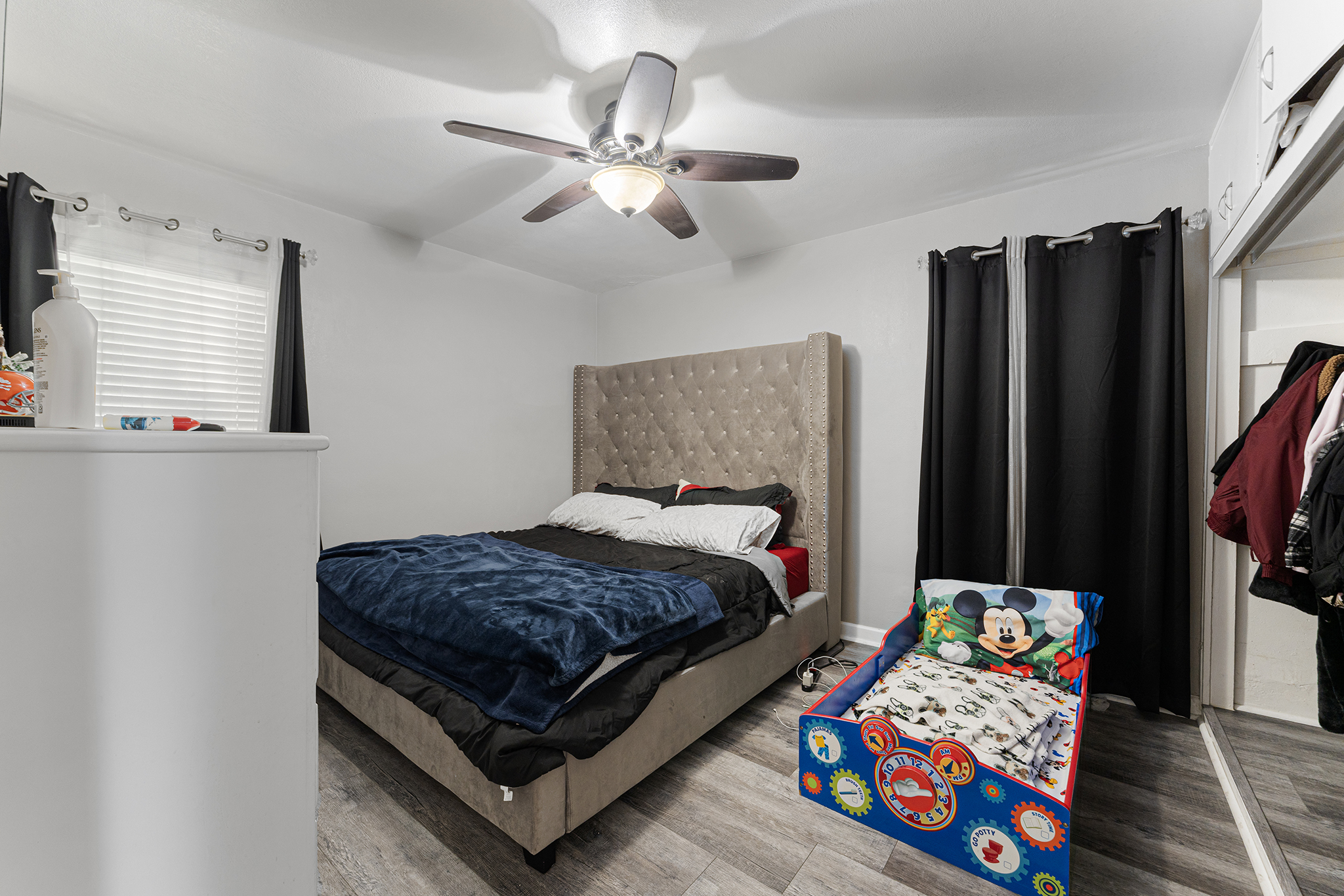 Fontana, California, 92335, United States, 3 Bedrooms Bedrooms, ,1 BathroomBathrooms,Residential,For Sale,1983646