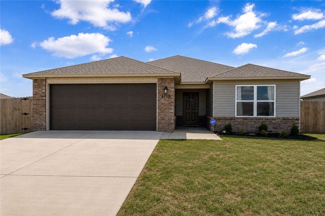 Reynolds St, Pea Ridge, AR 72751