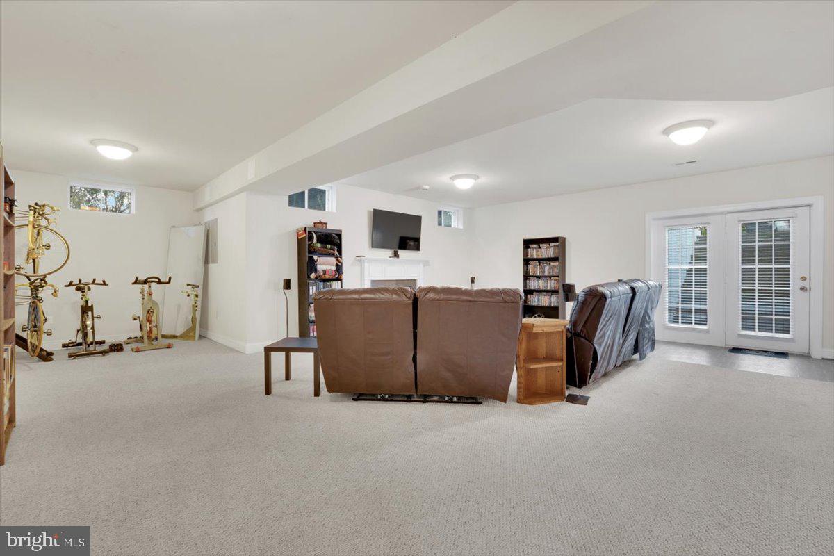 Hamilton, Virginia, 20158, United States, 4 Bedrooms Bedrooms, ,5 BathroomsBathrooms,Residential,For Sale,1987096