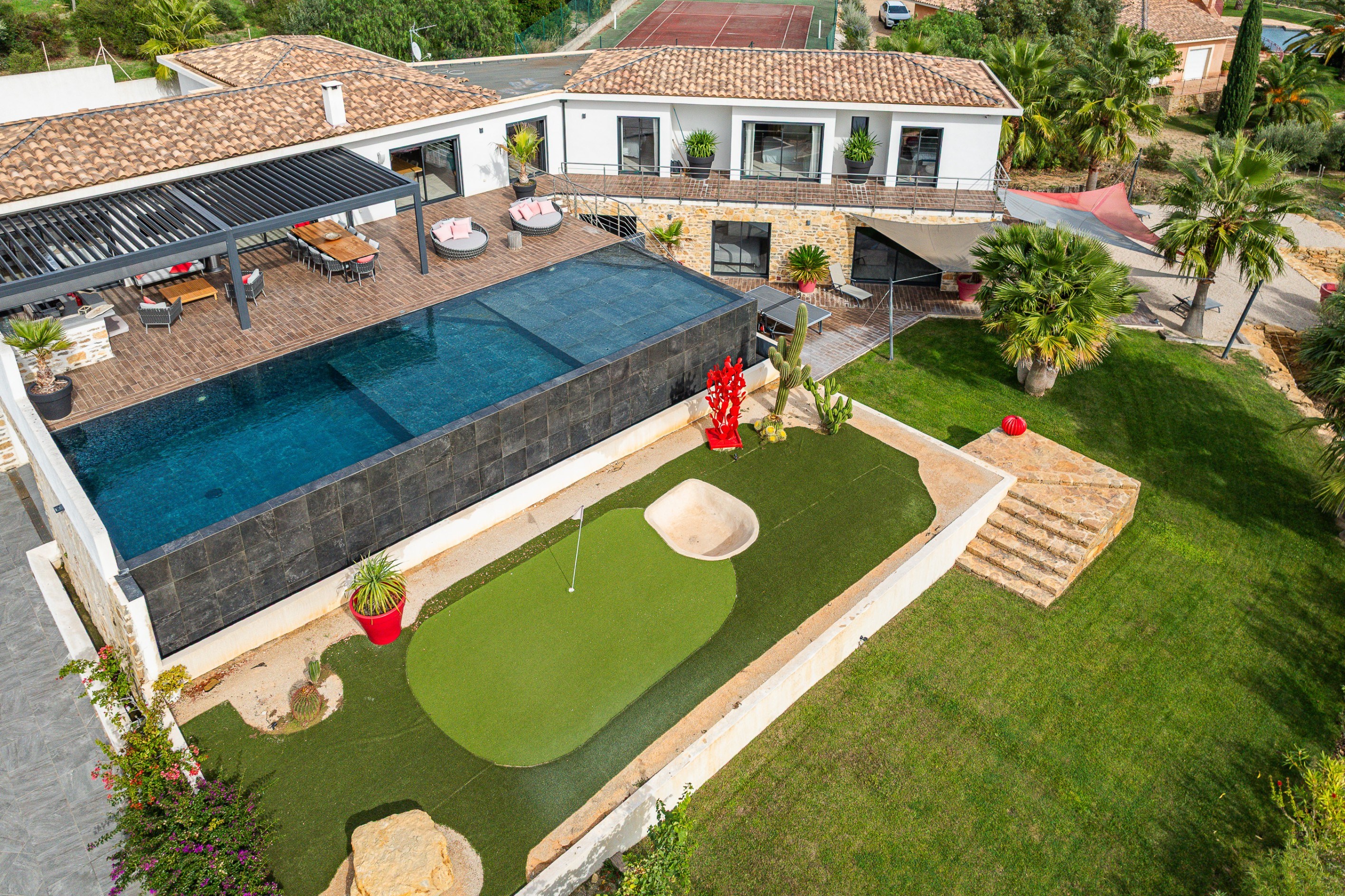  La Cadière-d’Azur – Contemporary Villa with Sea View, Infinity Pool and Mini Go… - 物件實景