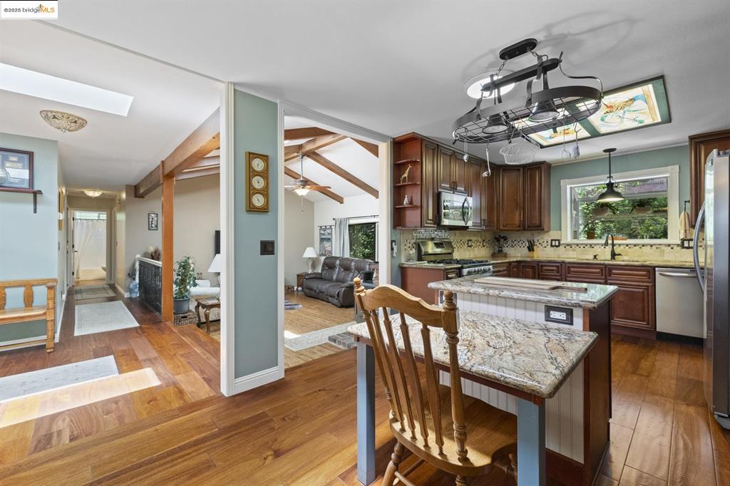 Twain Harte, California, 95383, United States, 3 Bedrooms Bedrooms, ,3 BathroomsBathrooms,Residential,For Sale,1862195