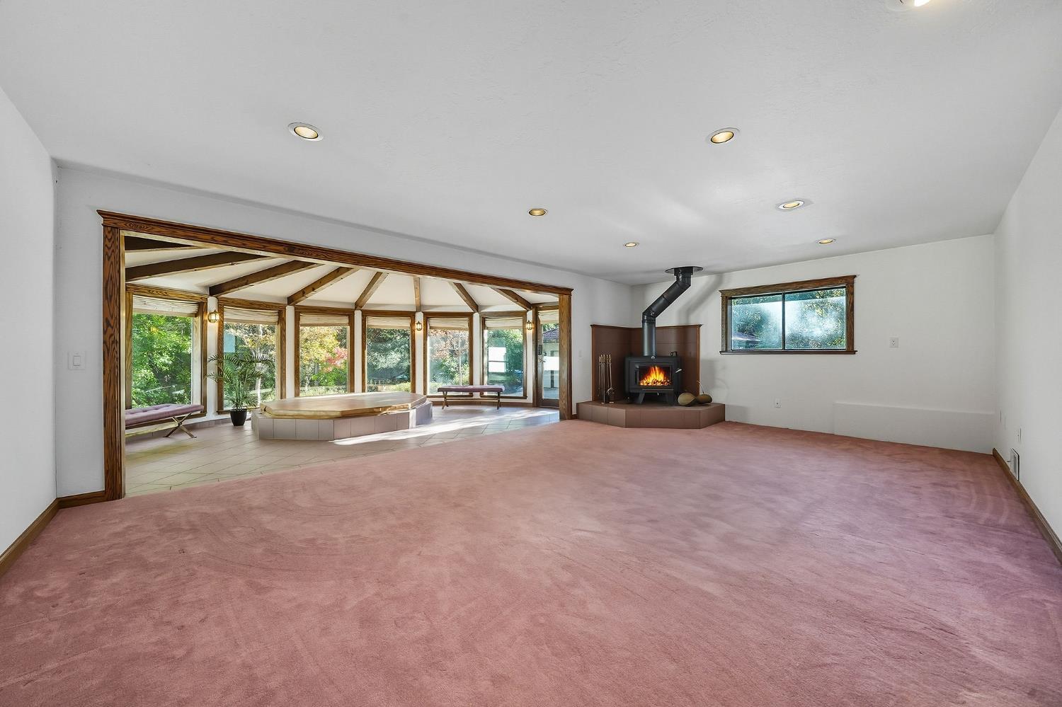 Pine Grove, California, 95665, United States, 3 Bedrooms Bedrooms, ,4 BathroomsBathrooms,Residential,For Sale,1975649