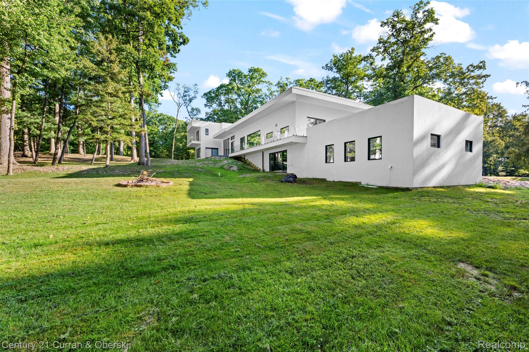 Farmington, Michigan, 48334, United States, 7 Bedrooms Bedrooms, ,8 BathroomsBathrooms,Residential,For Sale,1980731