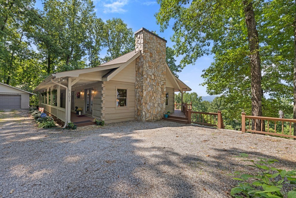 Hiawassee, Georgia, 30546, United States, 3 Bedrooms Bedrooms, ,3 BathroomsBathrooms,Residential,For Sale,1880461