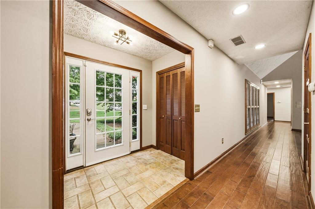 Roswell, Georgia, 30076, United States, 4 Bedrooms Bedrooms, ,3 BathroomsBathrooms,Residential,For Sale,2049337