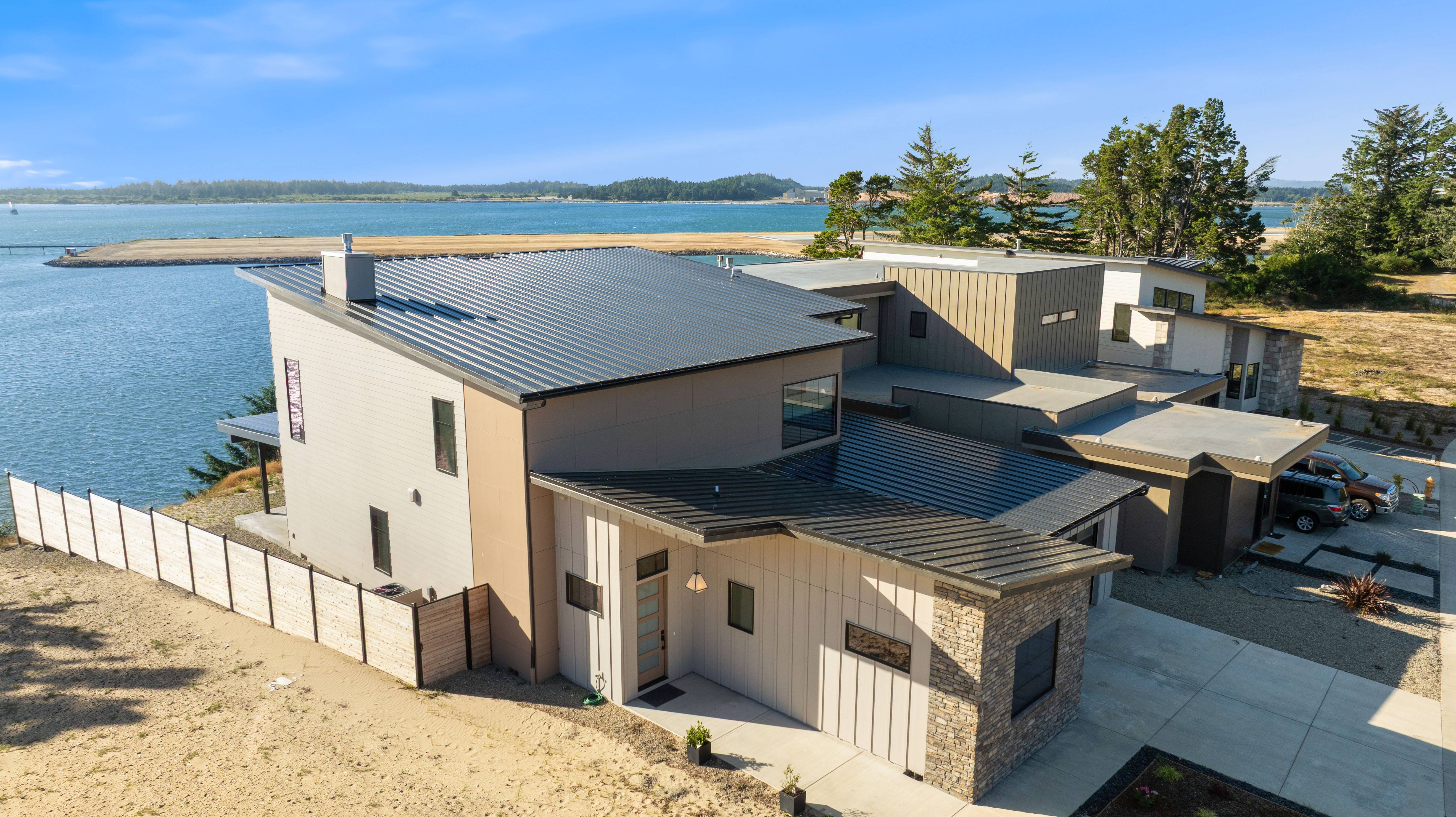  Bayfront Modern Masterpiece in Coos Bay, Oregon - 物件實景
