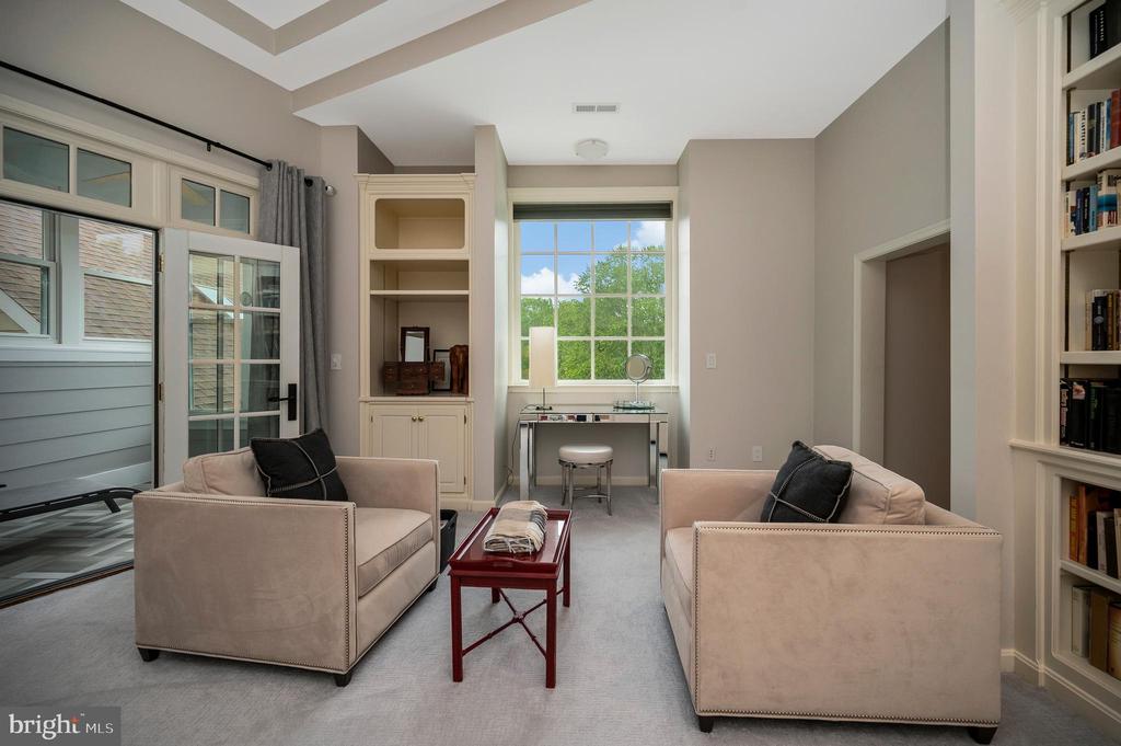 Fredericksburg, Virginia, 22405, United States, 5 Bedrooms Bedrooms, ,5 BathroomsBathrooms,Residential,For Sale,1825163