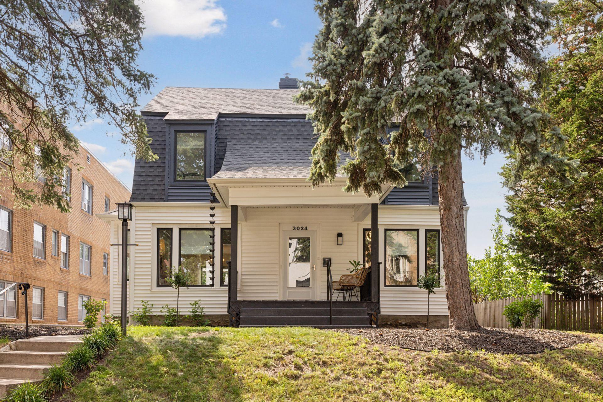 Minneapolis, Minnesota, 55408, United States, 4 Bedrooms Bedrooms, ,3 BathroomsBathrooms,Residential,For Sale,1938866