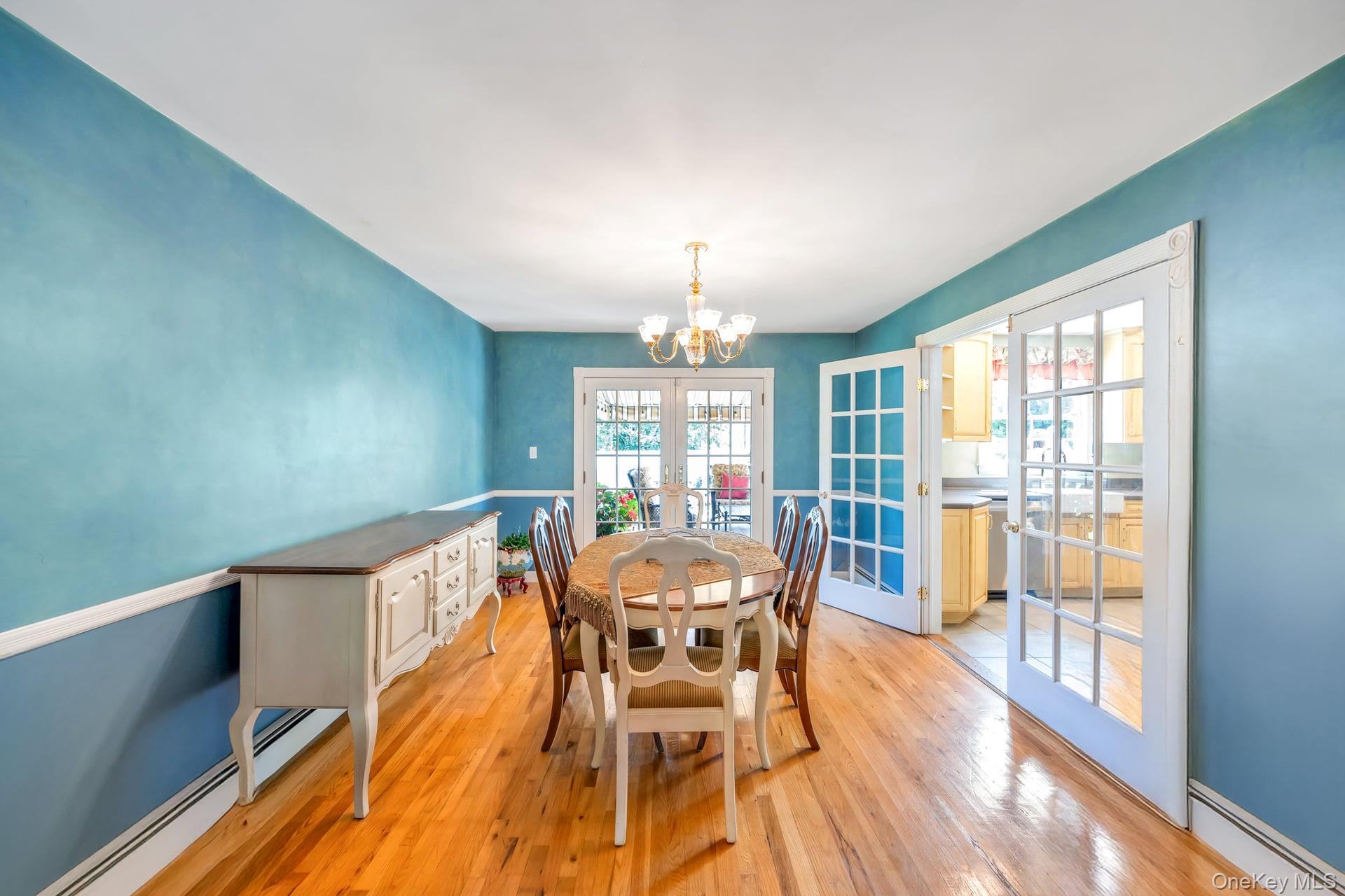 Hauppauge, New York, 11788, United States, 4 Bedrooms Bedrooms, ,3 BathroomsBathrooms,Residential,For Sale,1926093