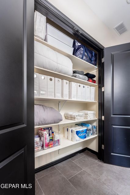 El Paso, Texas, 79912, United States, 4 Bedrooms Bedrooms, ,3 BathroomsBathrooms,Residential,For Sale,1997746