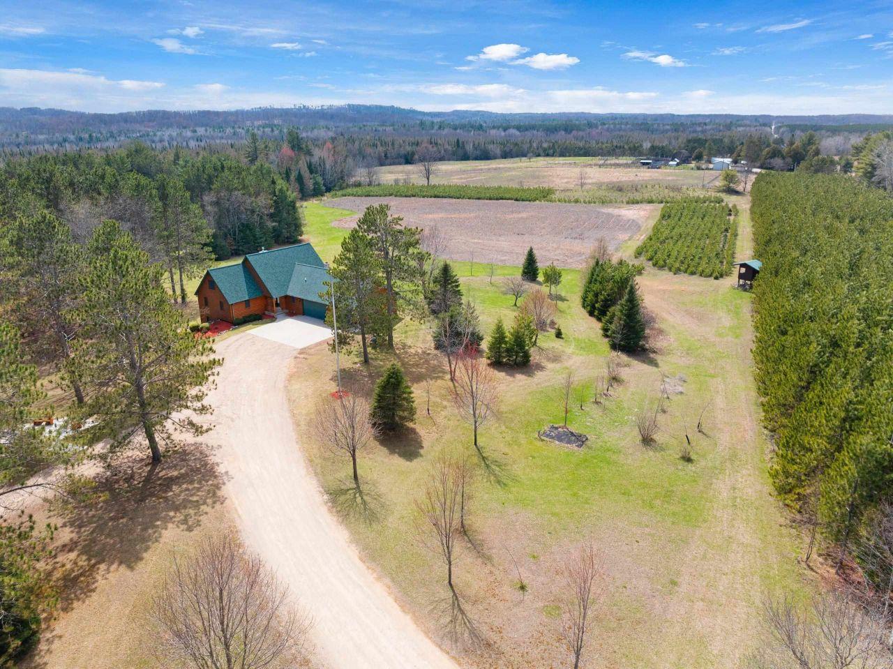 CRIVITZ, Wisconsin, 54129, United States, 4 Bedrooms Bedrooms, ,3 BathroomsBathrooms,Residential,For Sale,1792767