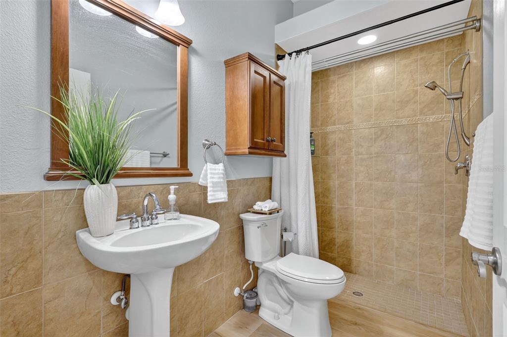 Bradenton, Florida, 34212, United States, 4 Bedrooms Bedrooms, ,3 BathroomsBathrooms,Residential,For Sale,1991075