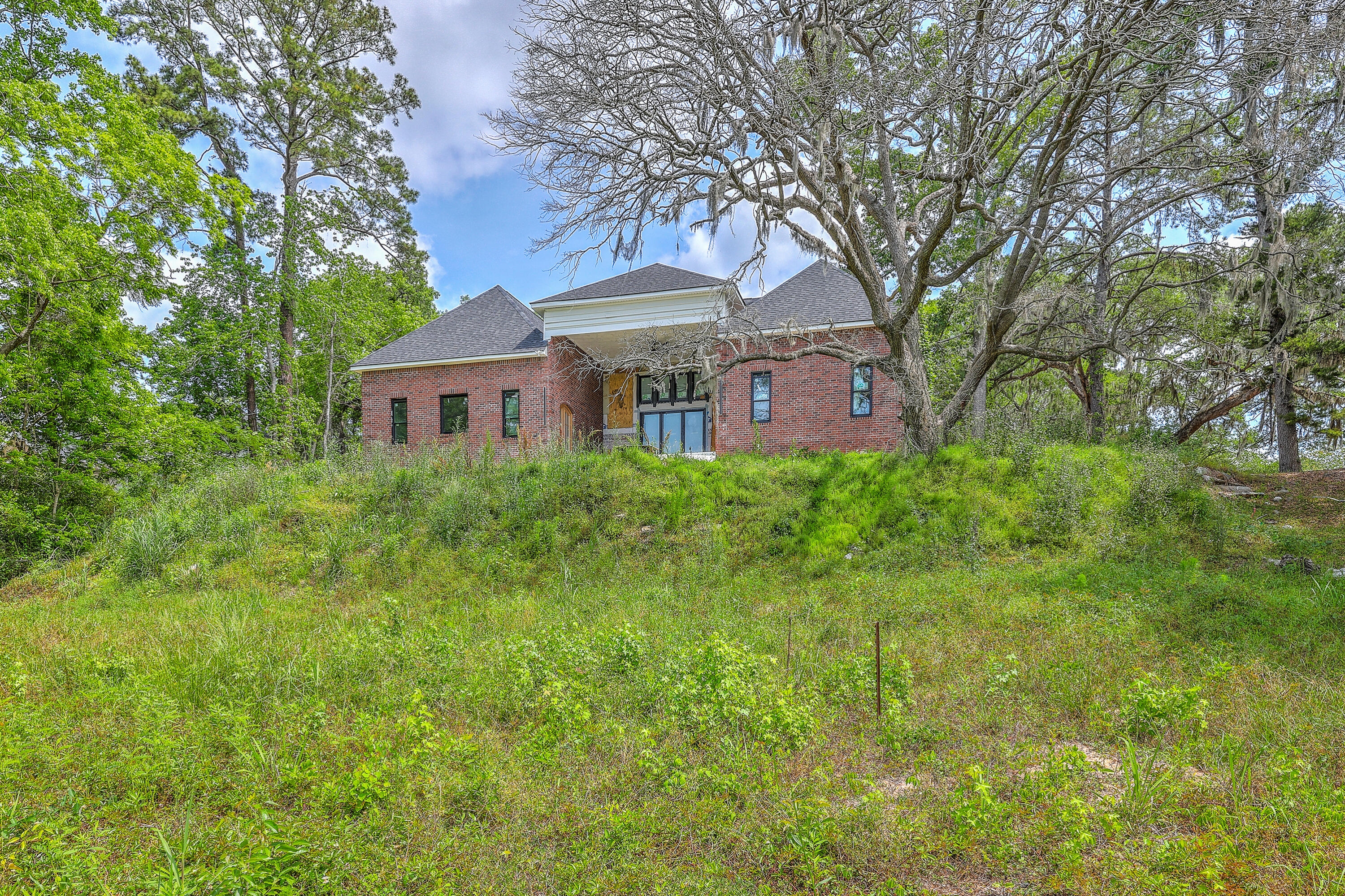 Summerville, South Carolina, 29485, United States, 5 Bedrooms Bedrooms, ,6 BathroomsBathrooms,Residential,For Sale,1977326