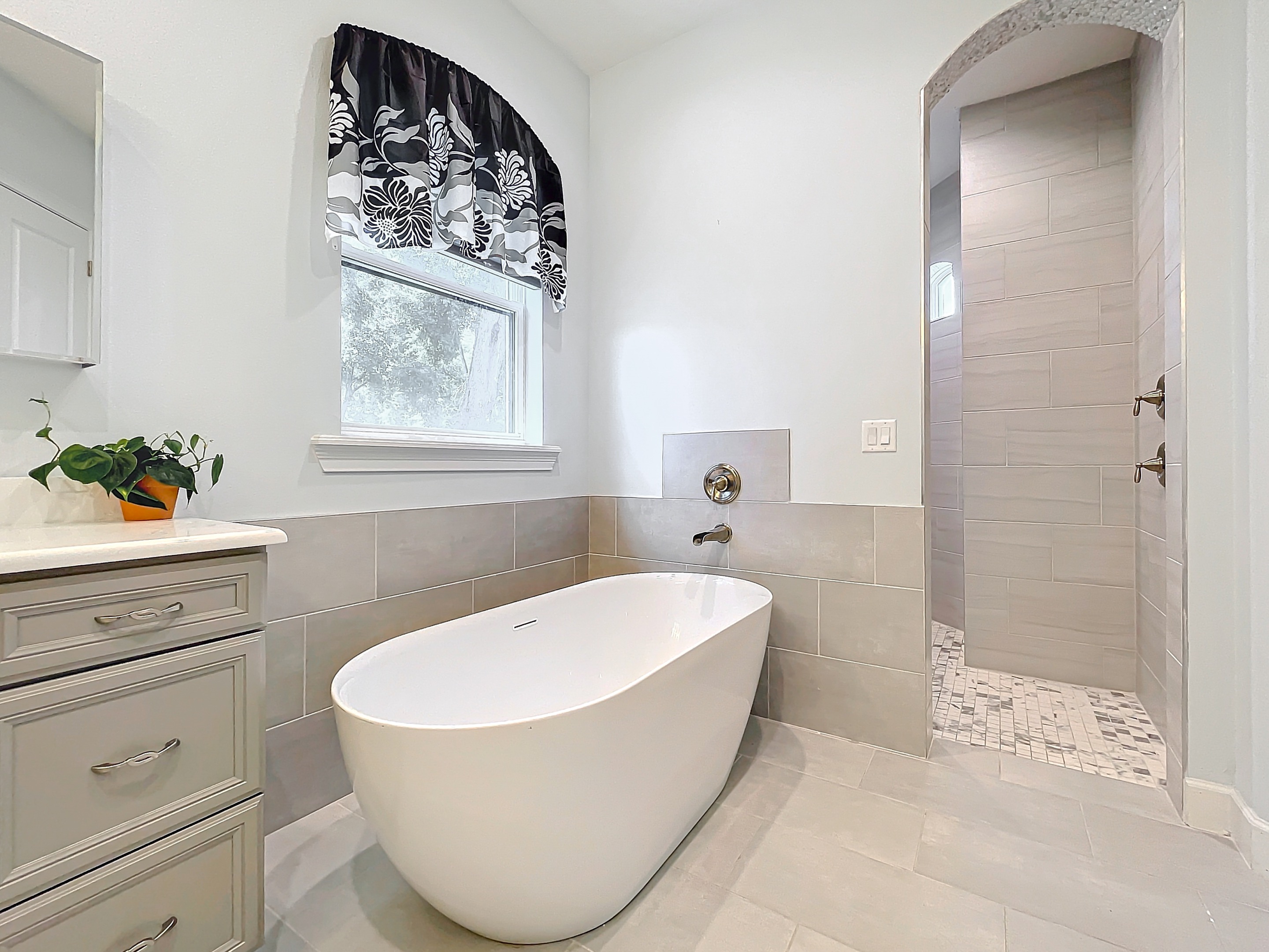 Clermont, Florida, 34715, United States, 5 Bedrooms Bedrooms, ,4 BathroomsBathrooms,Residential,For Sale,2008846