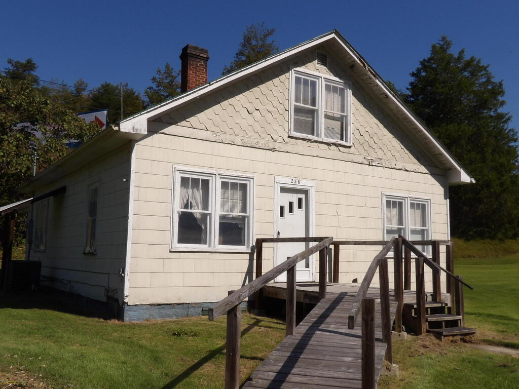 Brooks Conley Rd, Staffordsville, KY 41256