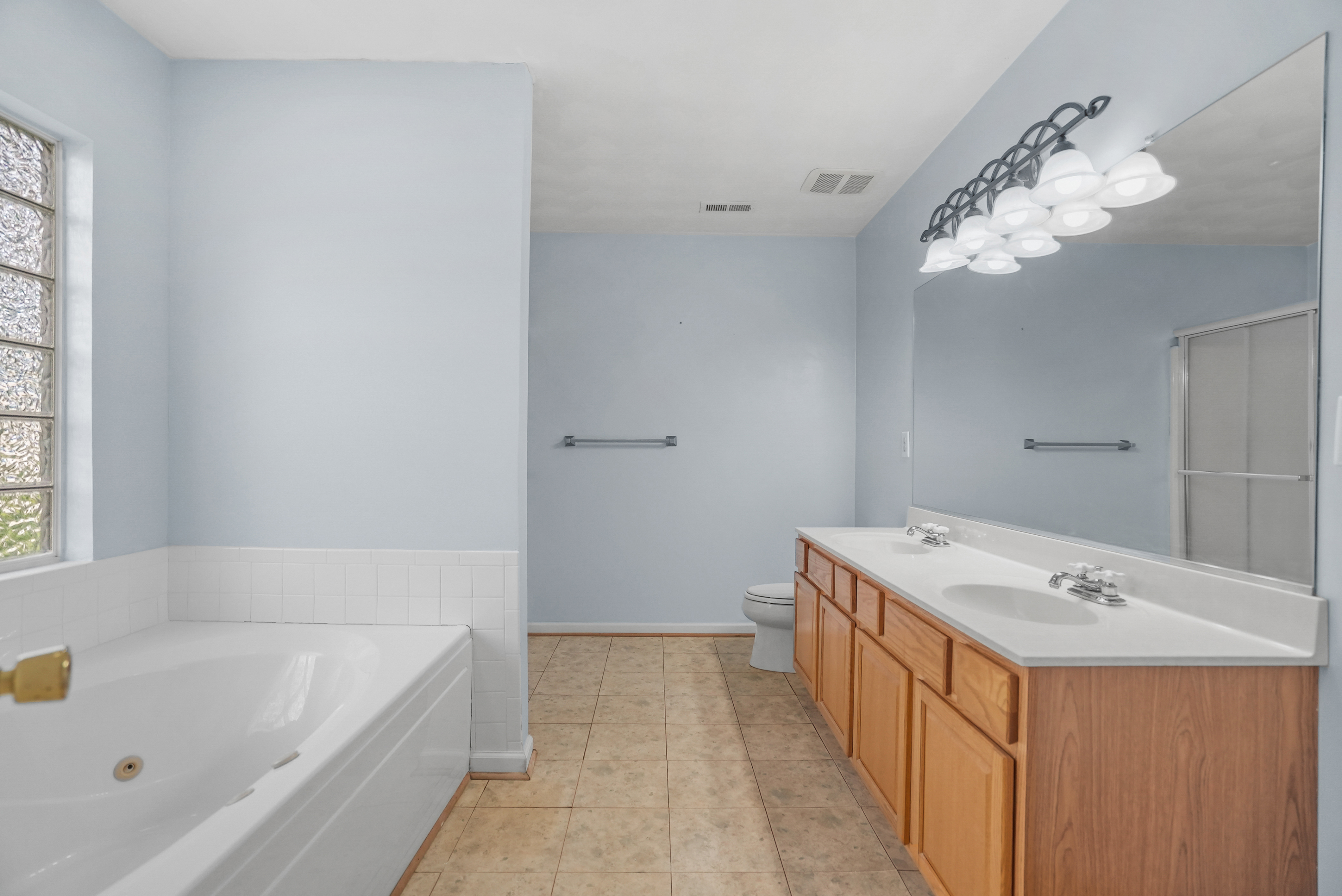  2112 Pretty Lake Avenue, Norfolk, VA, 23518 - 物件實景