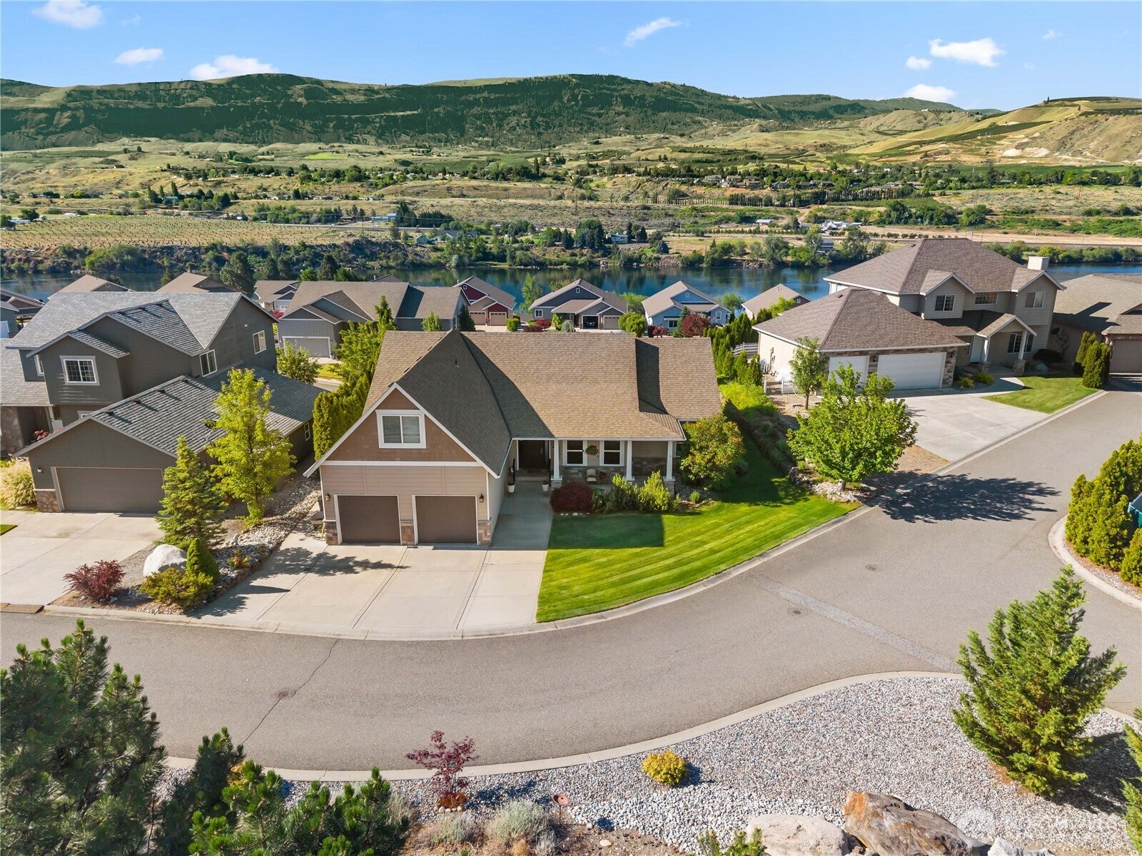 East Wenatchee, Washington, 98802, United States, 3 Bedrooms Bedrooms, ,1 BathroomBathrooms,Residential,For Sale,1818032