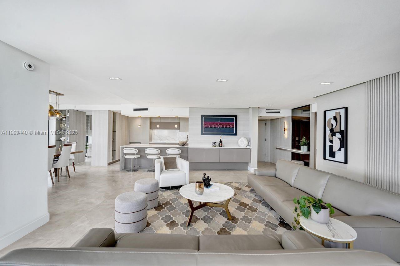 Aventura, Florida, 33180, United States, 4 Bedrooms Bedrooms, ,3 BathroomsBathrooms,Residential,For Sale,1989570