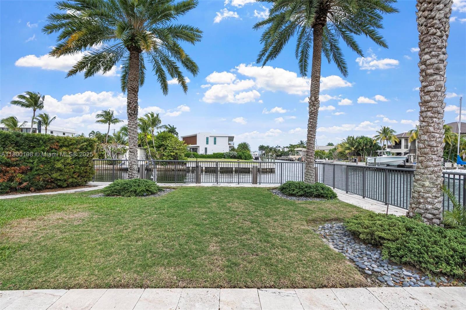 North Miami, Florida, 33181, United States, 5 Bedrooms Bedrooms, ,5 BathroomsBathrooms,Residential,For Sale,1804760