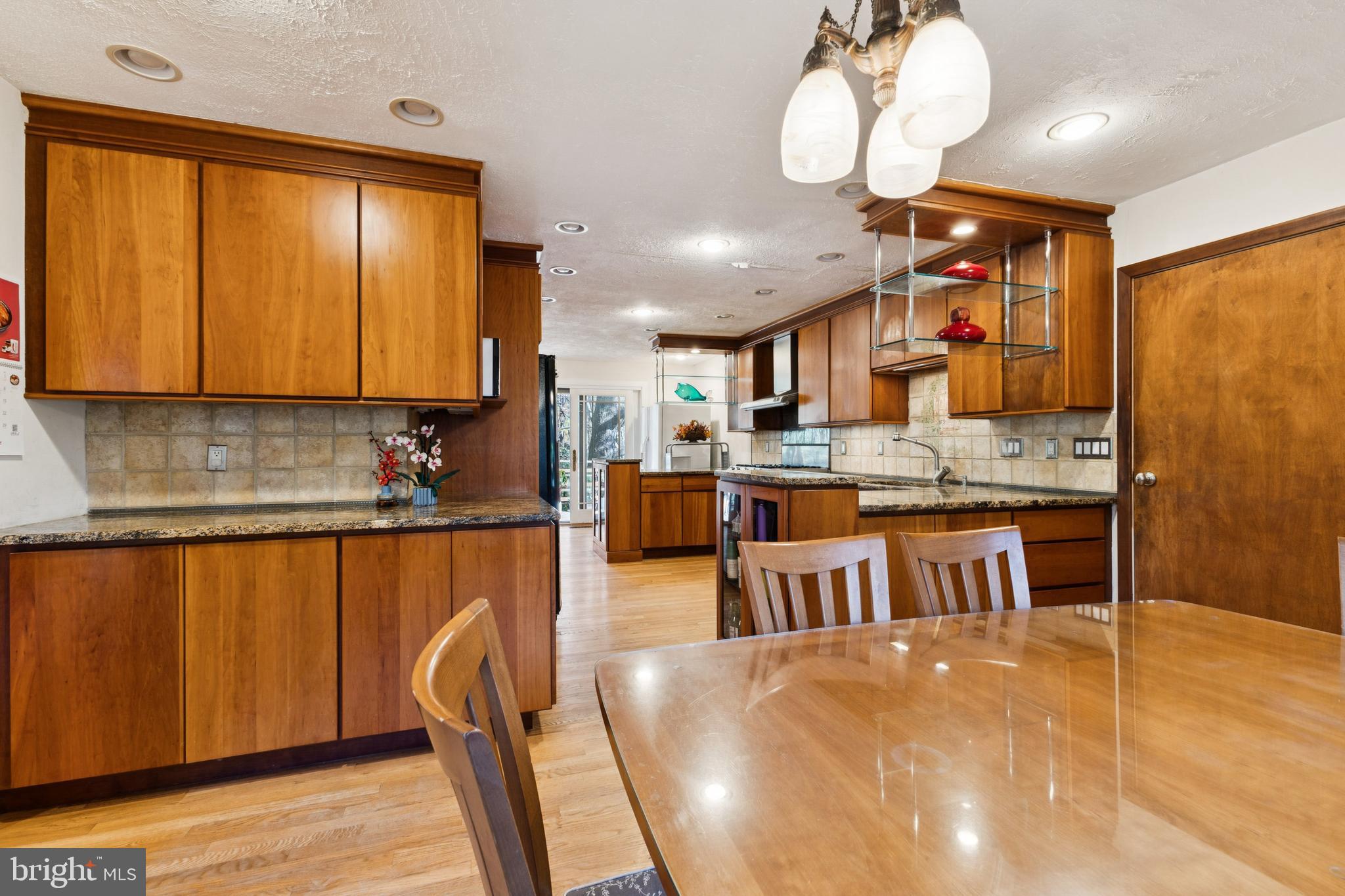 Oakton, Virginia, 22124, United States, 4 Bedrooms Bedrooms, ,3 BathroomsBathrooms,Residential,For Sale,2001478