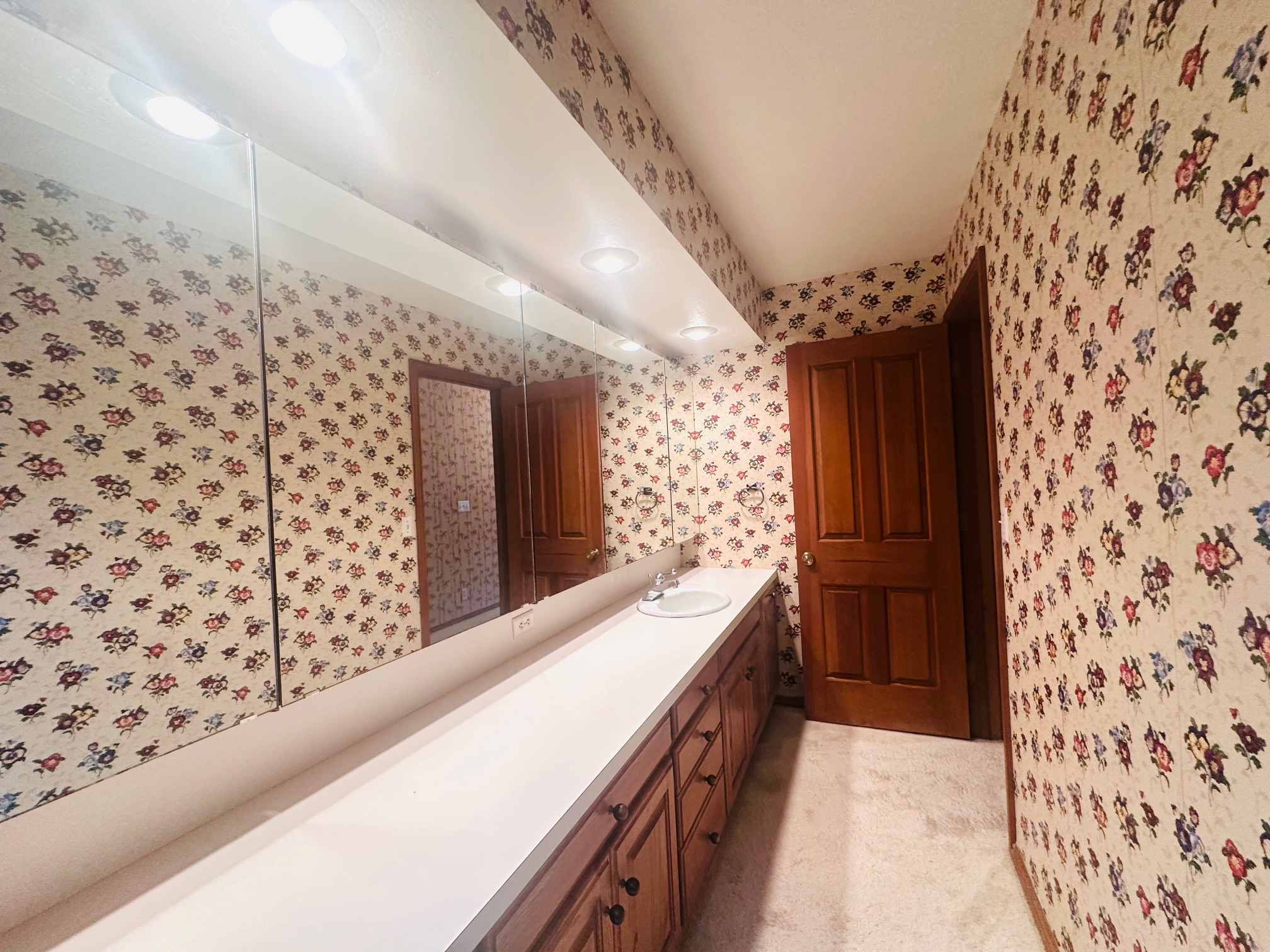 Enid, Oklahoma, 73703, United States, 5 Bedrooms Bedrooms, ,5 BathroomsBathrooms,Residential,For Sale,1981686