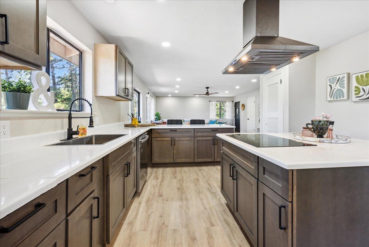 Grass Valley, California, 95949, United States, 4 Bedrooms Bedrooms, ,3 BathroomsBathrooms,Residential,For Sale,1976172