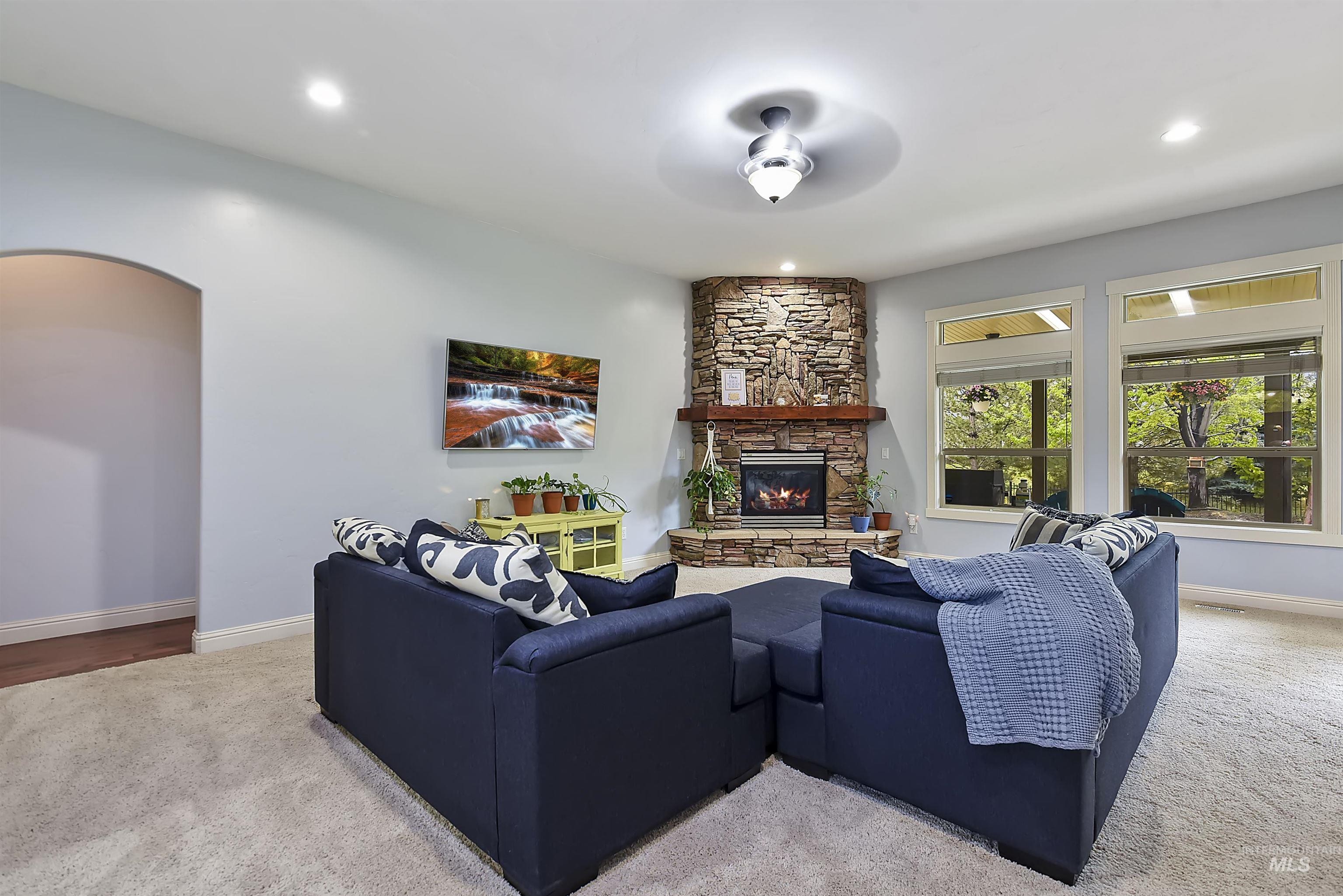 973 N Grey Pebble Way, Eagle, Idaho, 83616, United States, 5 Bedrooms Bedrooms, ,4 BathroomsBathrooms,Residential,For Sale,973 N Grey Pebble Way,1616234