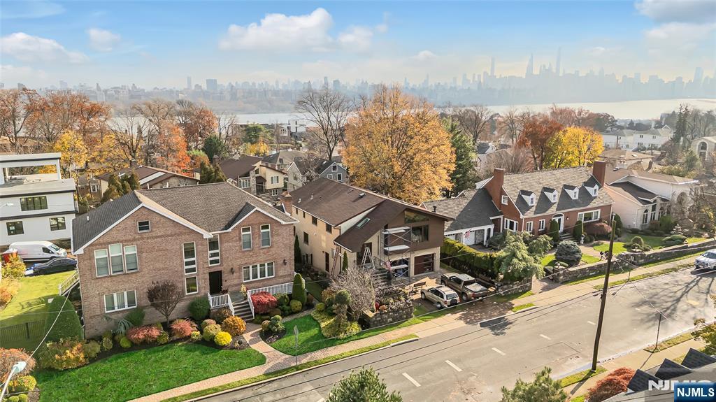 Cliffside Park, New Jersey, 07010, United States, 4 Bedrooms Bedrooms, ,5 BathroomsBathrooms,Residential,For Sale,1998497