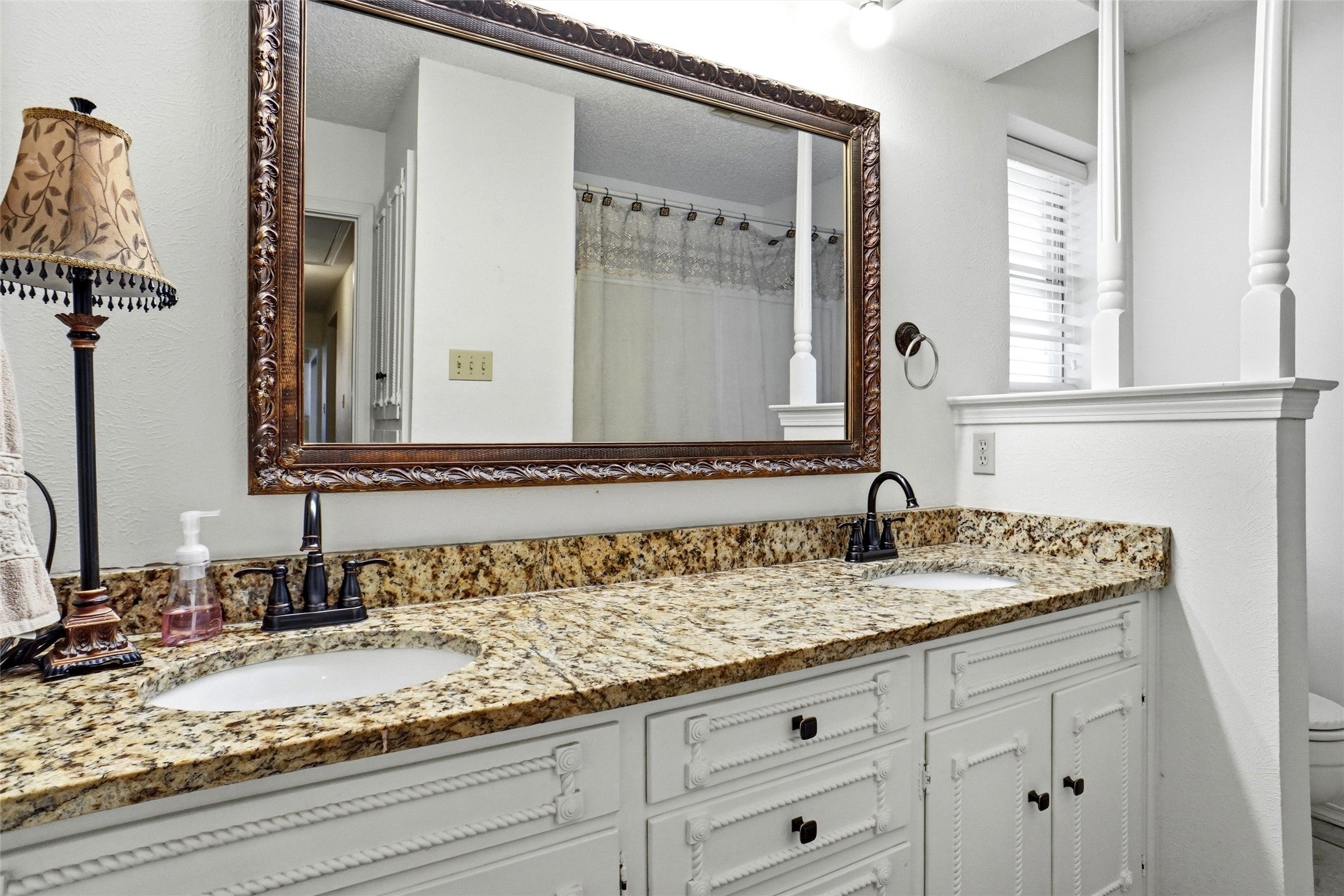 Hurst, Texas, 76054, United States, 4 Bedrooms Bedrooms, ,3 BathroomsBathrooms,Residential,For Sale,2024676