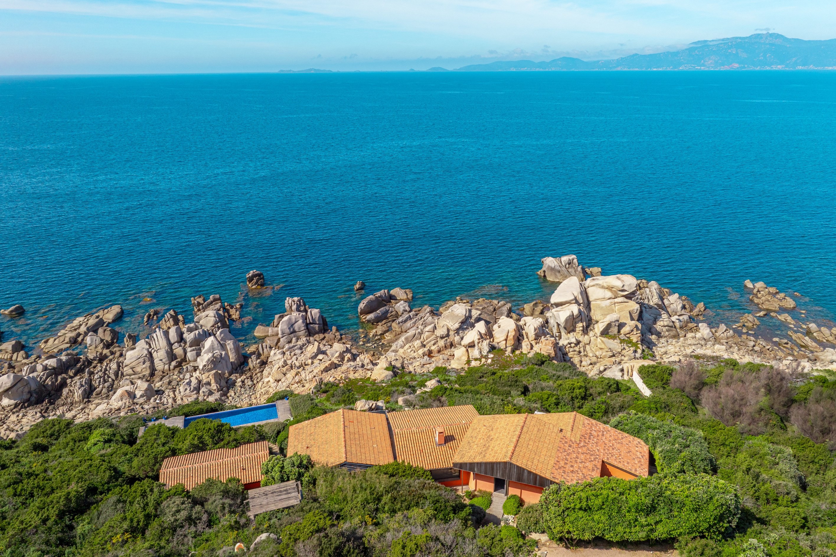  Luxury waterfront villa, pool and sea view at Coti-Chiavari / Gulf of Ajaccio -… - 物件實景