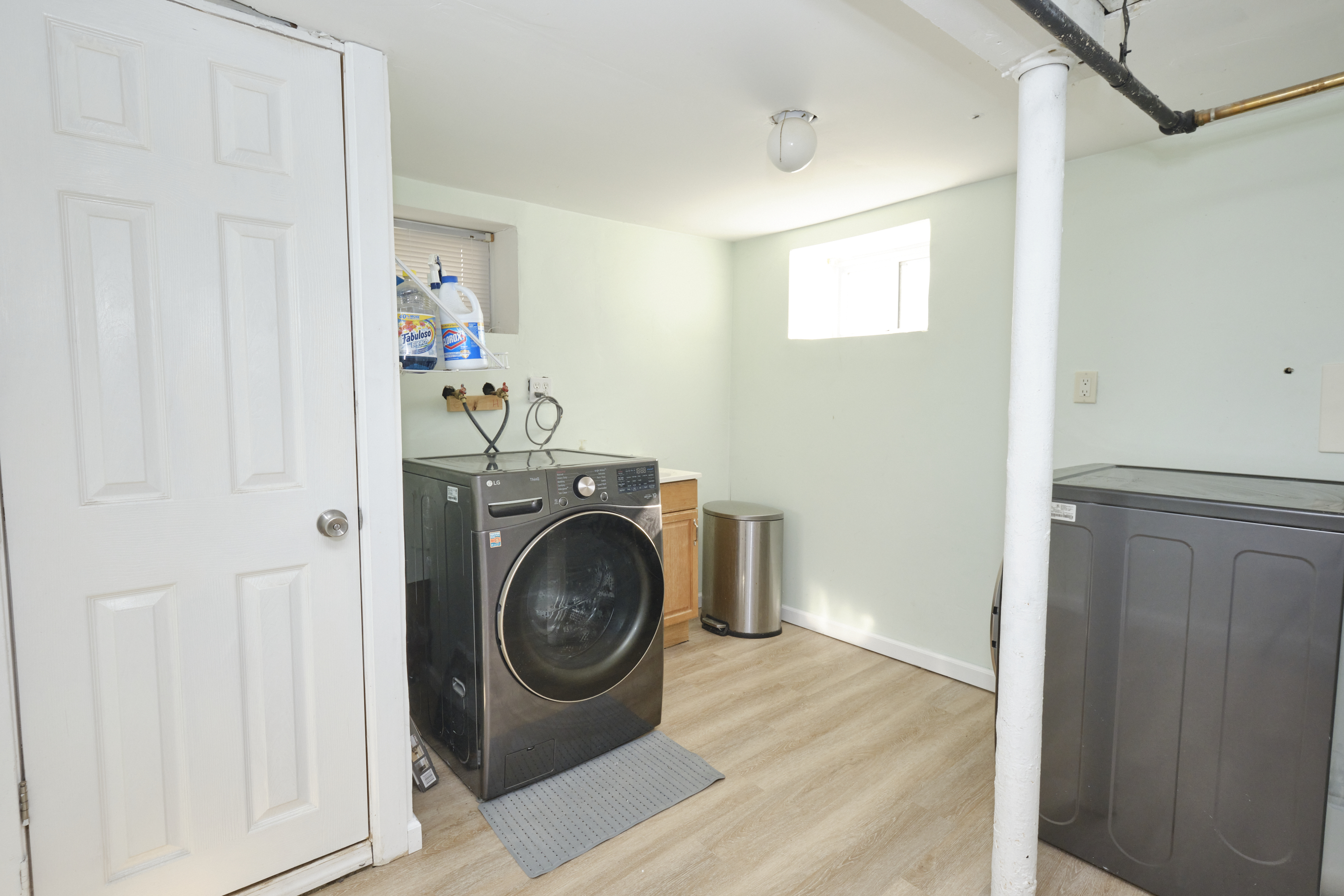 Floral Park, New York, 11001, United States, 3 Bedrooms Bedrooms, ,2 BathroomsBathrooms,Residential,For Sale,1973854