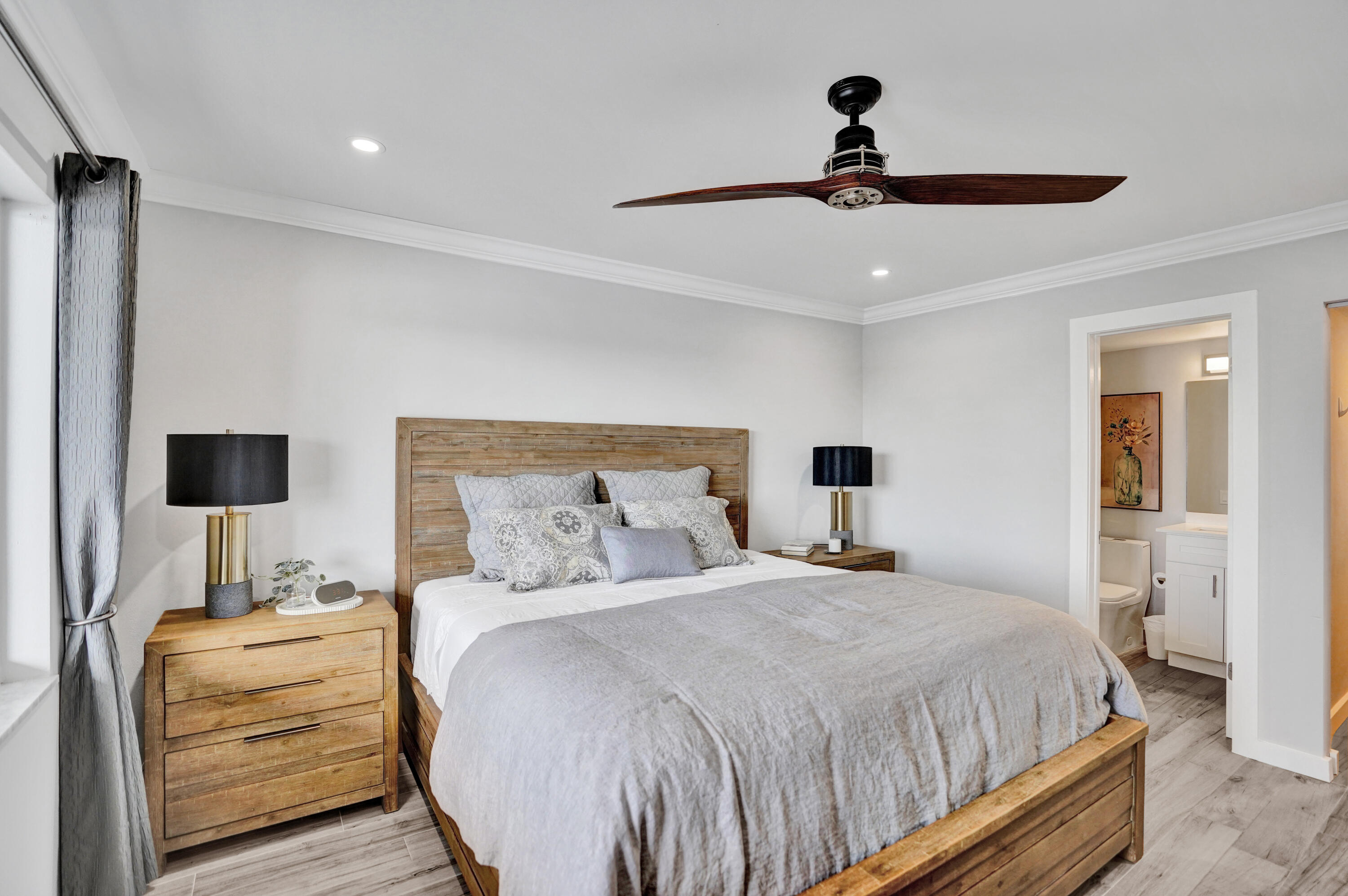 Highland Beach, Florida, 33487, United States, 2 Bedrooms Bedrooms, ,2 BathroomsBathrooms,Residential,For Sale,1828611