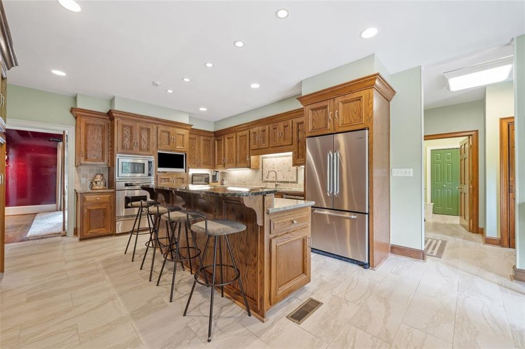 Marietta, Georgia, 30067, United States, 5 Bedrooms Bedrooms, ,5 BathroomsBathrooms,Residential,For Sale,1827290