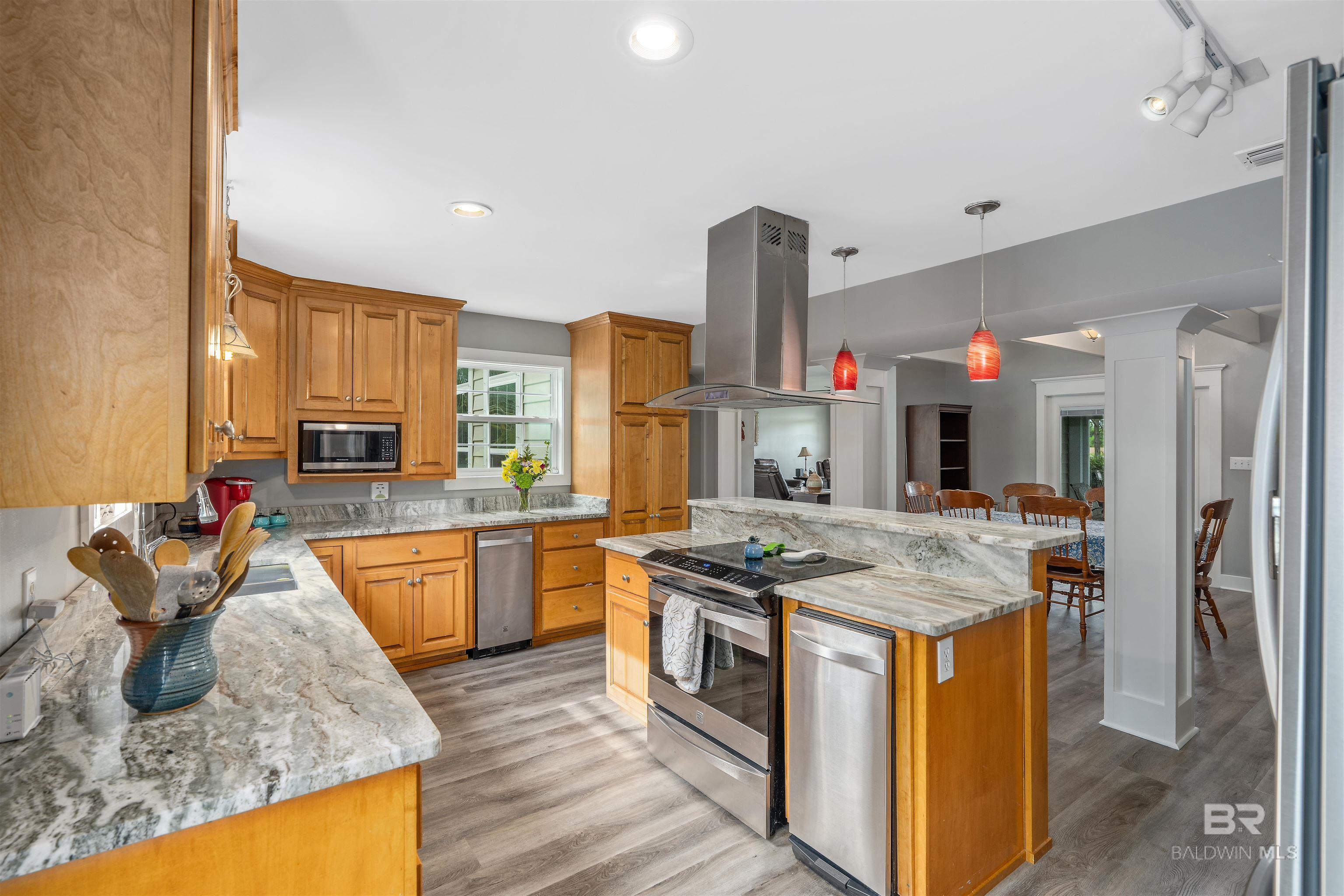 Fairhope, Alabama, 36532, United States, 5 Bedrooms Bedrooms, ,4 BathroomsBathrooms,Residential,For Sale,1827479