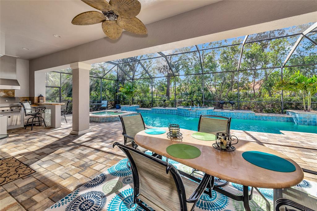 Bradenton, Florida, 34212, United States, 3 Bedrooms Bedrooms, ,3 BathroomsBathrooms,Residential,For Sale,1989547