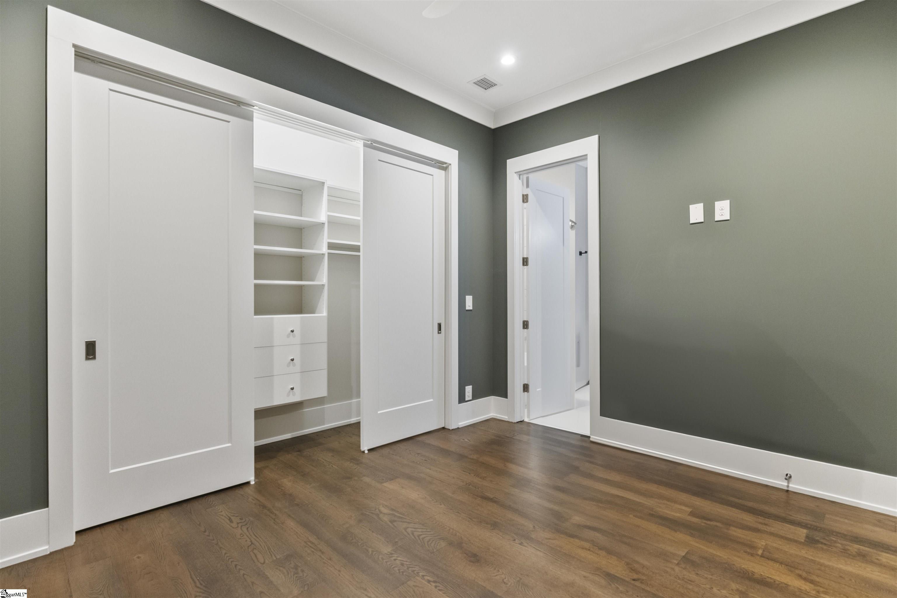 Greenville, South Carolina, 29601, United States, 2 Bedrooms Bedrooms, ,2 BathroomsBathrooms,Residential,For Sale,1777131