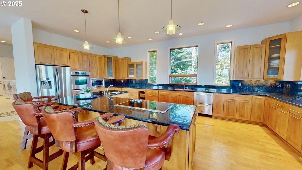 Gold Beach, Oregon, 97444, United States, 3 Bedrooms Bedrooms, ,5 BathroomsBathrooms,Residential,For Sale,1974377