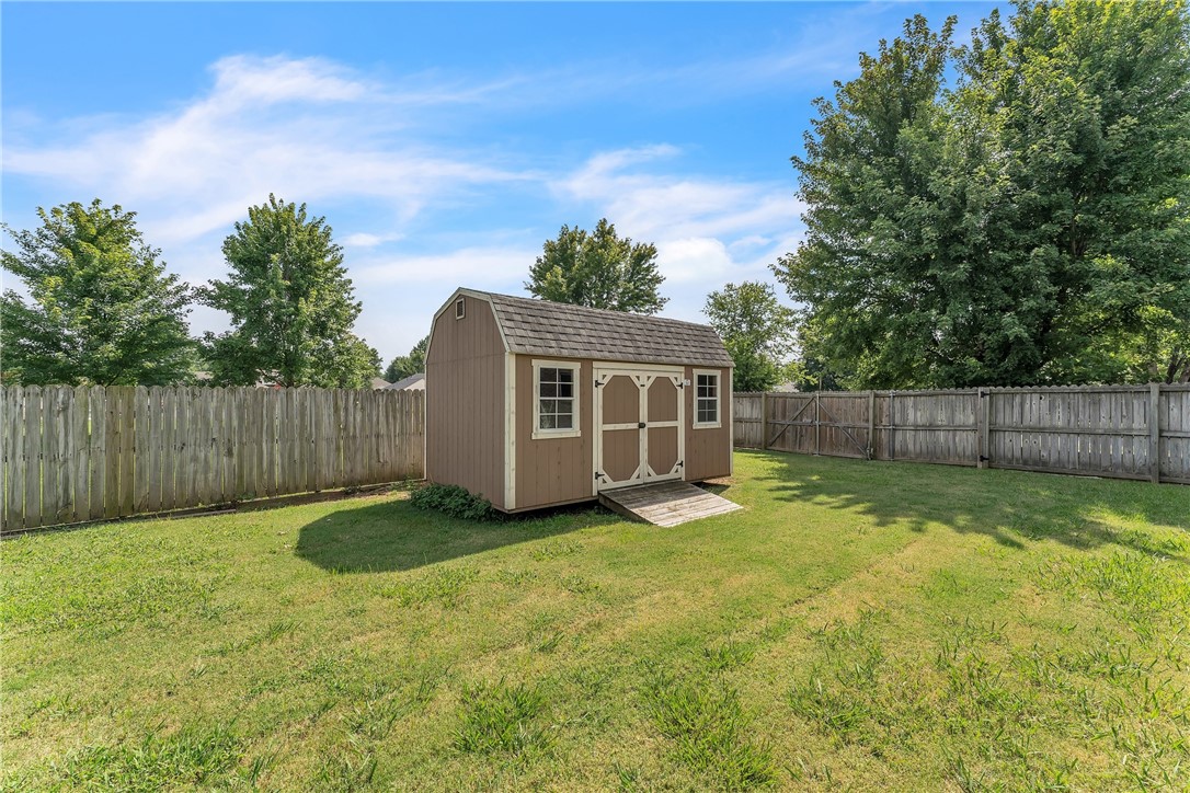 Bentonville, Arkansas, 72713, United States, 5 Bedrooms Bedrooms, ,3 BathroomsBathrooms,Residential,For Sale,1882390