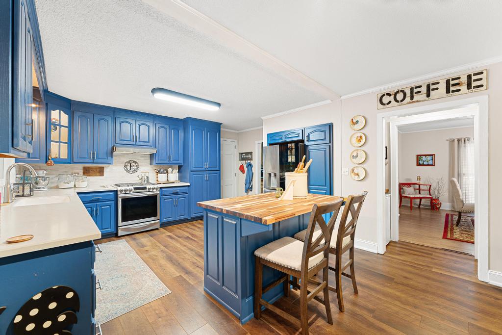 Hartwell, Georgia, 30643, United States, 4 Bedrooms Bedrooms, ,3 BathroomsBathrooms,Residential,For Sale,1989315