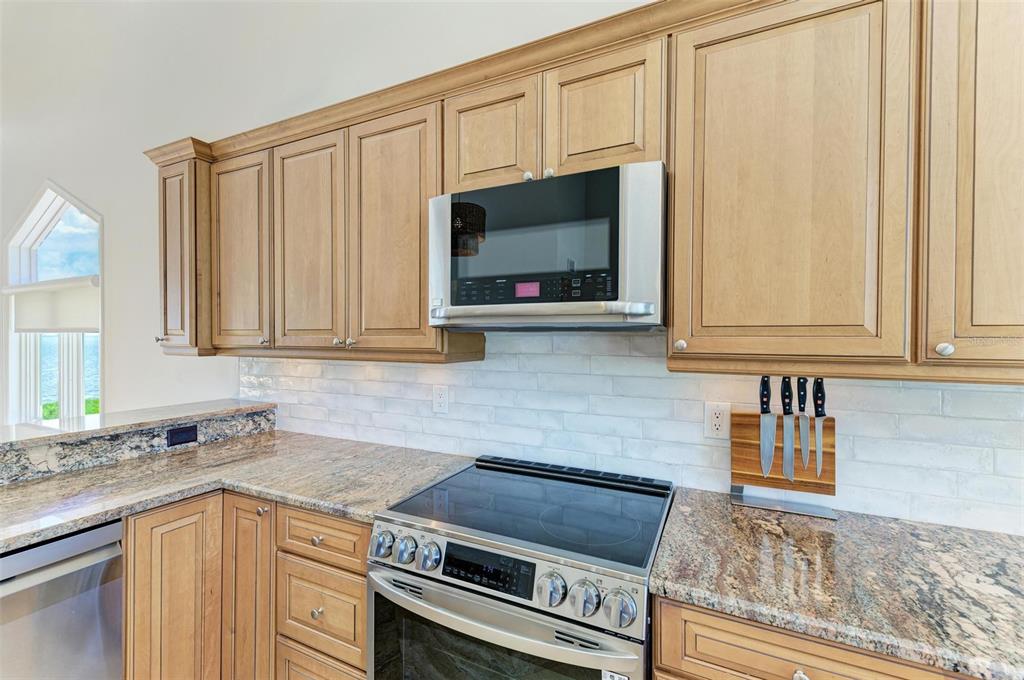 Bradenton, Florida, 34210, United States, 2 Bedrooms Bedrooms, ,2 BathroomsBathrooms,Residential,For Sale,1897662