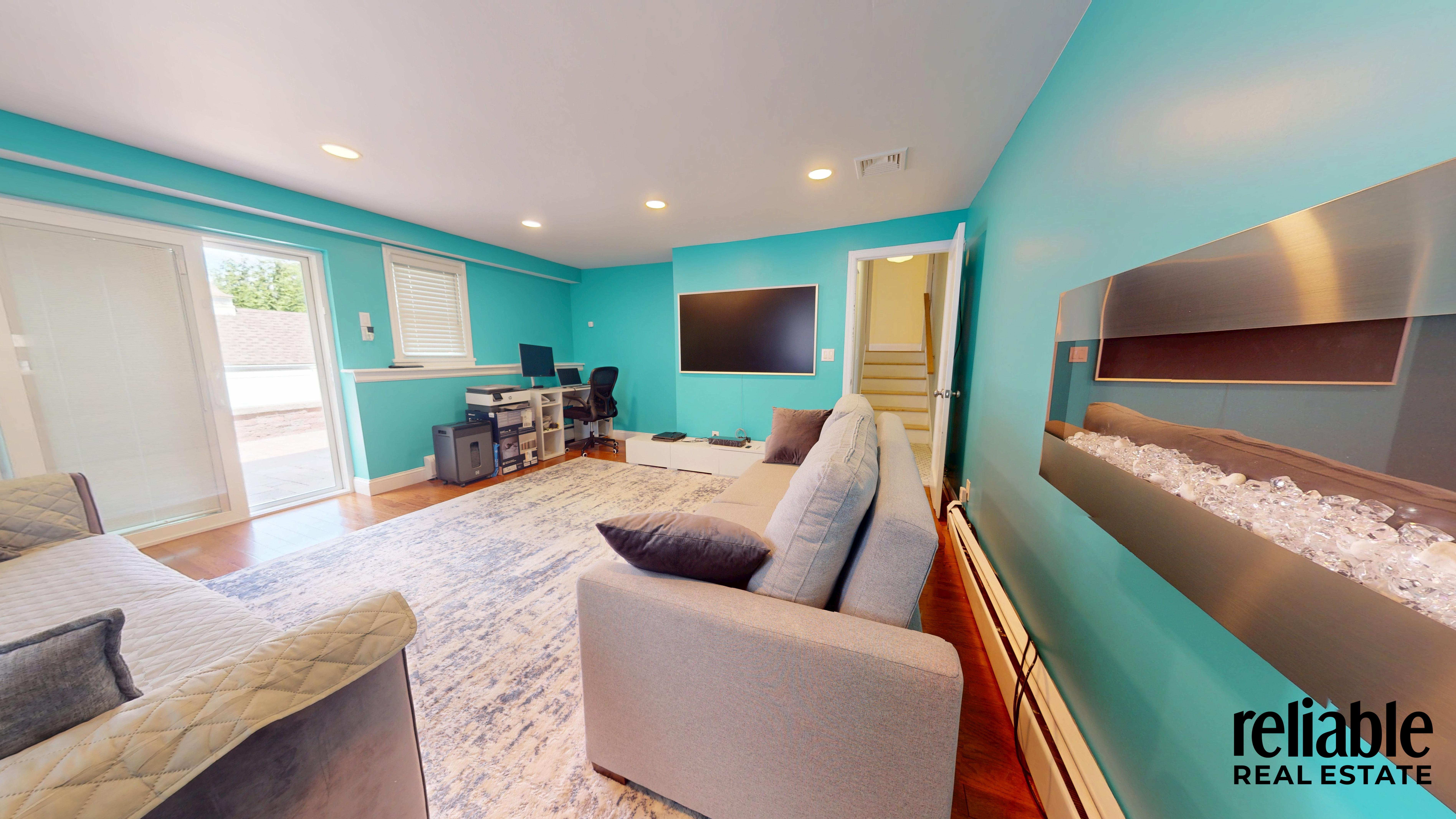 Tuckahoe, New York, 10707, United States, 4 Bedrooms Bedrooms, ,4 BathroomsBathrooms,Residential,For Sale,1941679