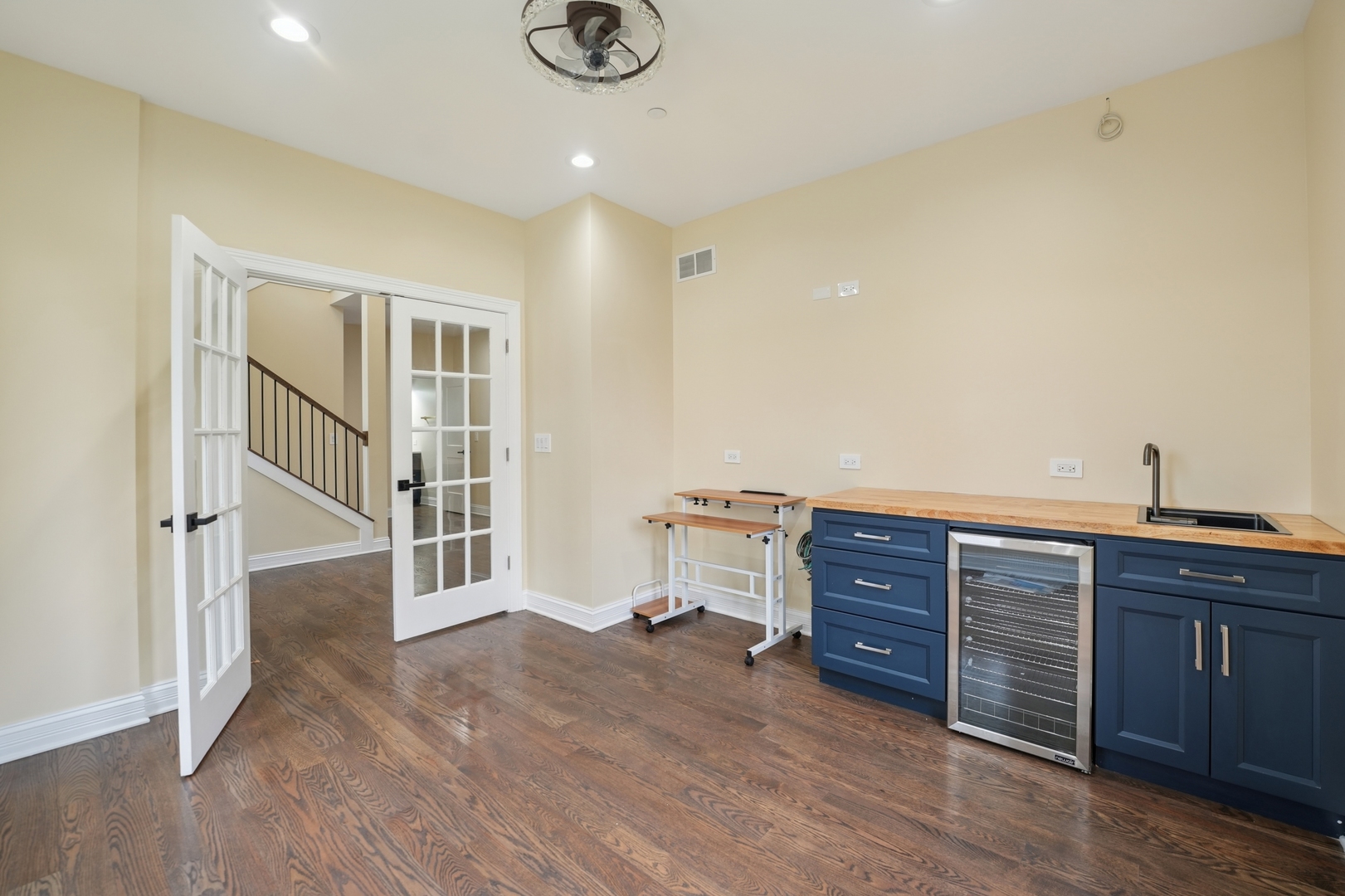 Park Ridge, Illinois, 60068, United States, 4 Bedrooms Bedrooms, ,5 BathroomsBathrooms,Residential,For Sale,1988945