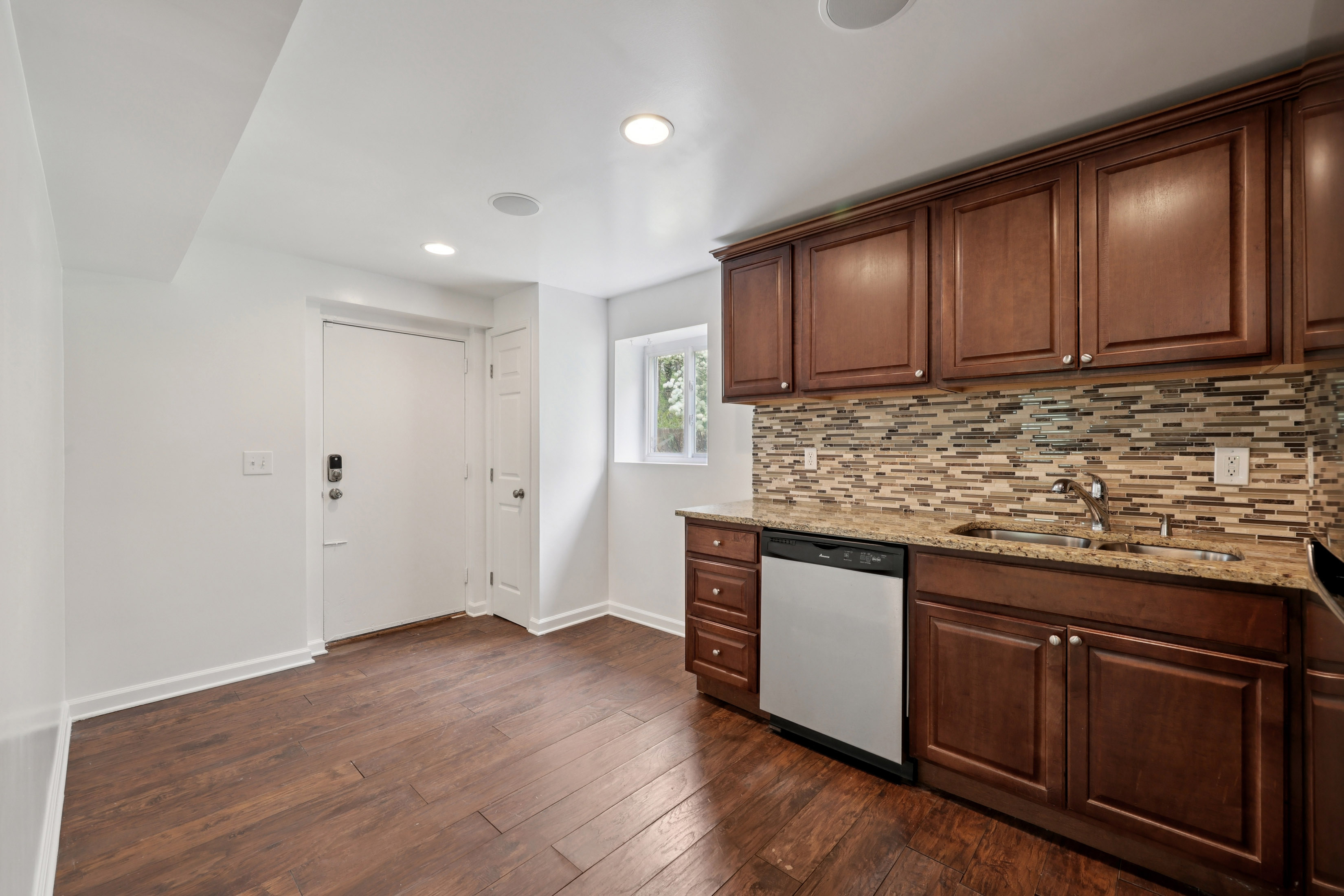  Beautifully Renovated Brick Ranch in a Prime Smyrna Location - 物件實景