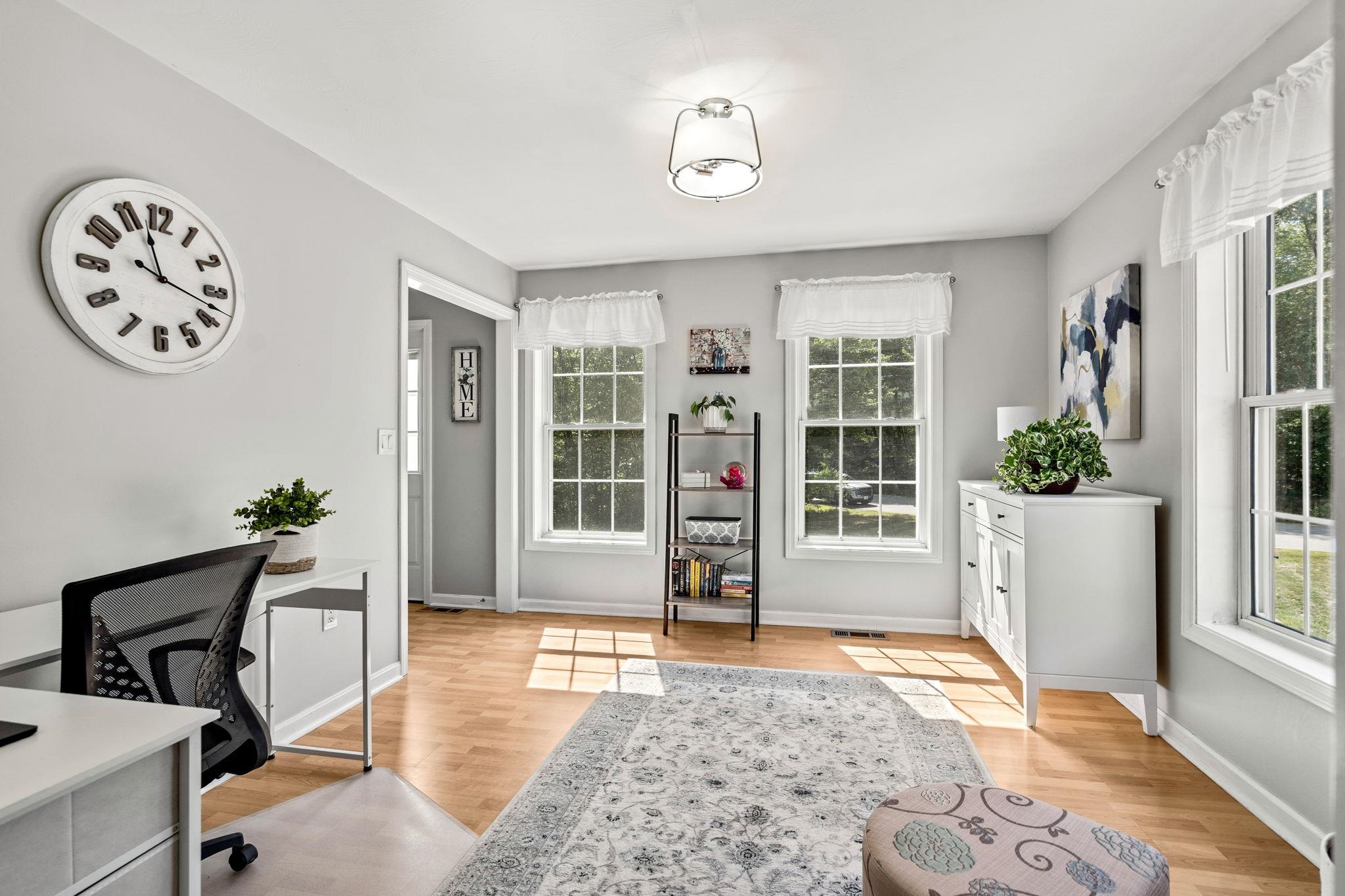 Derry, New Hampshire, 03038, United States, 3 Bedrooms Bedrooms, ,2 BathroomsBathrooms,Residential,For Sale,1927202
