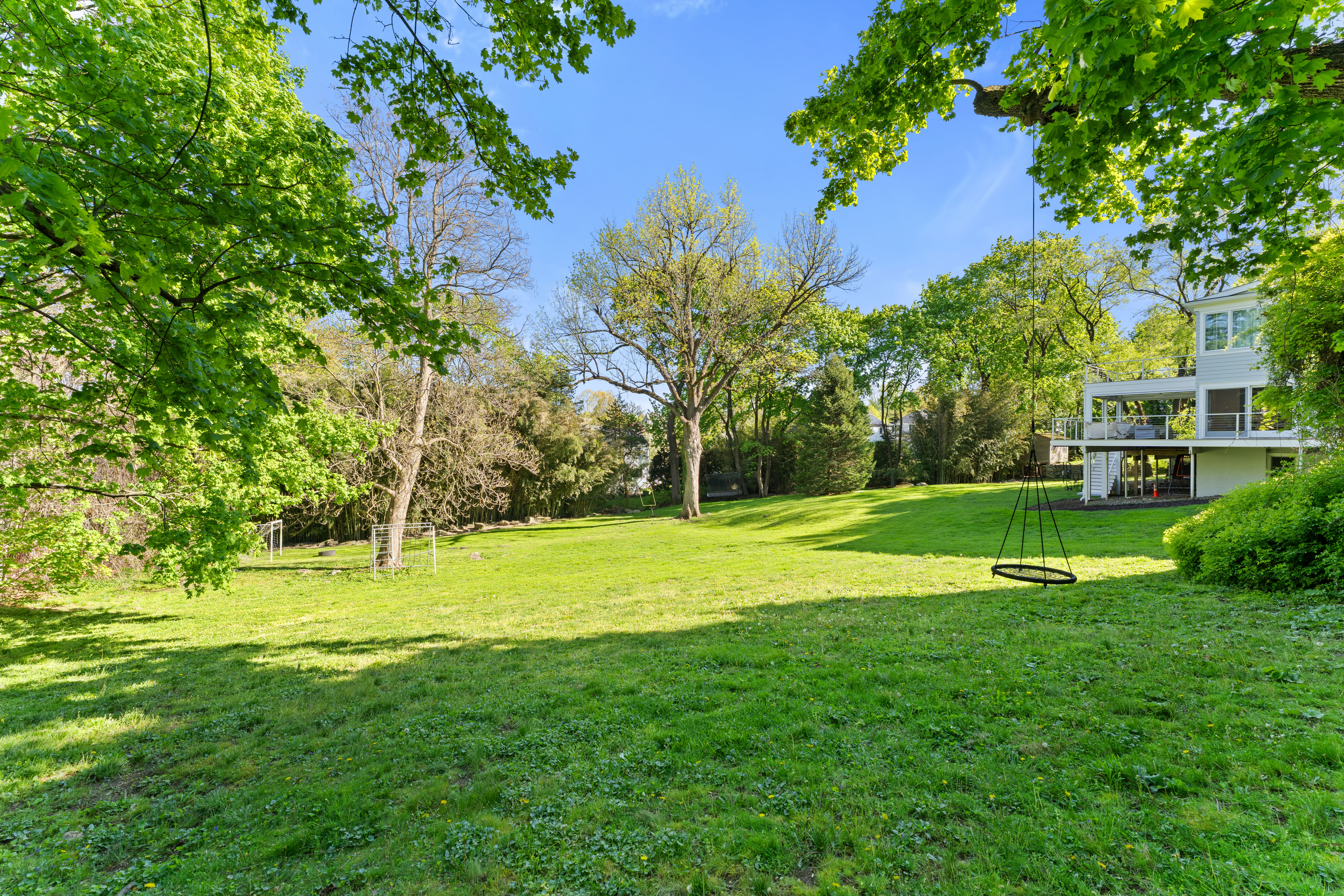  Set on a rare property of over half an acre. - 物件實景