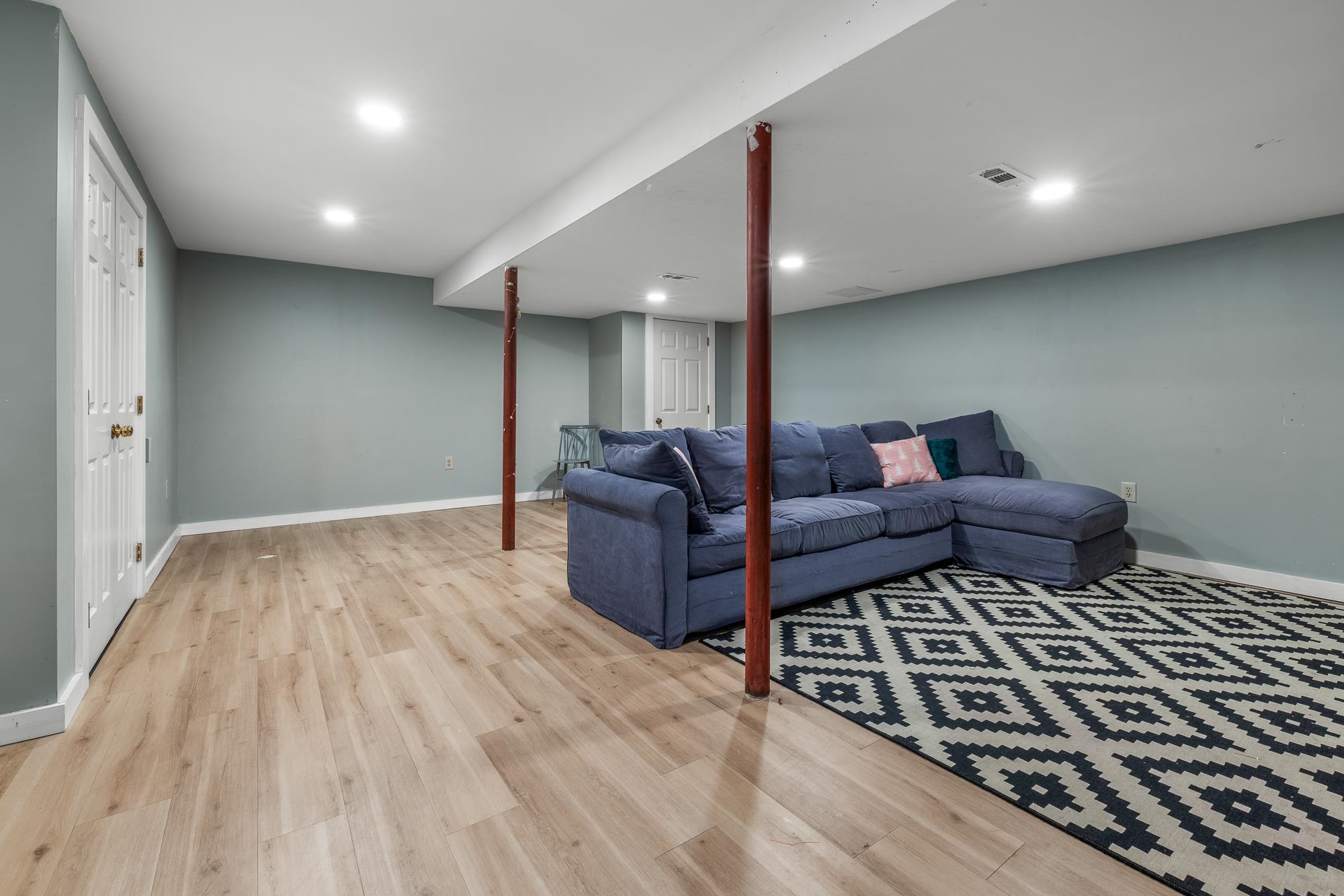 Norwich, Vermont, 05055, United States, 3 Bedrooms Bedrooms, ,2 BathroomsBathrooms,Residential,For Sale,1993017