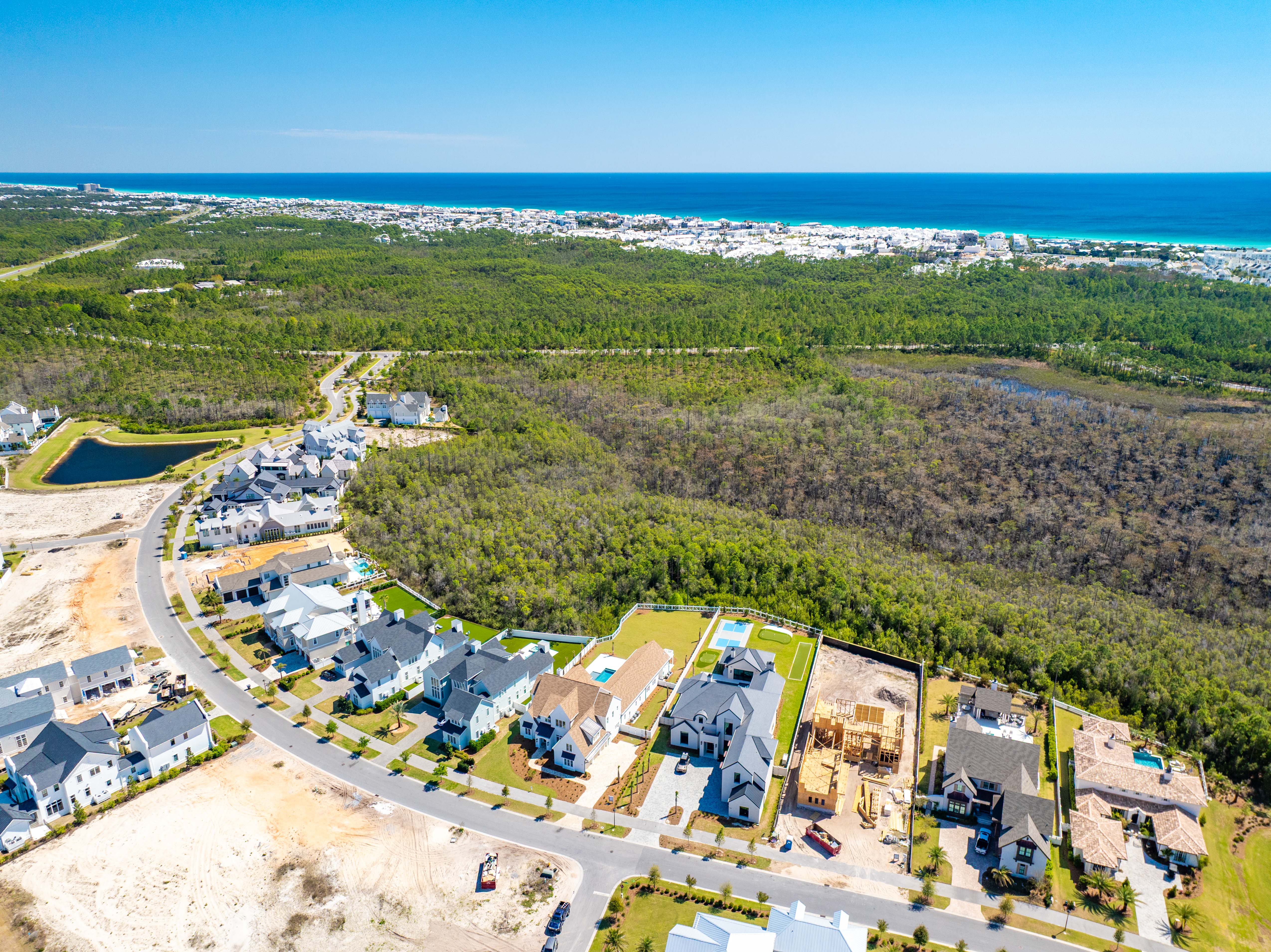  Magnificent Half-Acre Estate With Outdoor Oasis and Casita - 物件實景